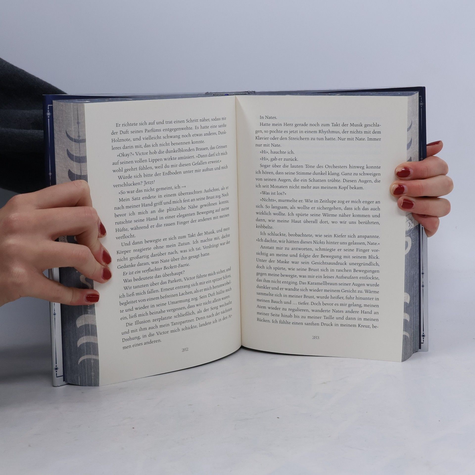 Beril Kehribar School of Darkness - 1: Where the Night Falls: Schmuckausgabe mit Lesebändchen und limitiertem Motiv-Farbschnitt