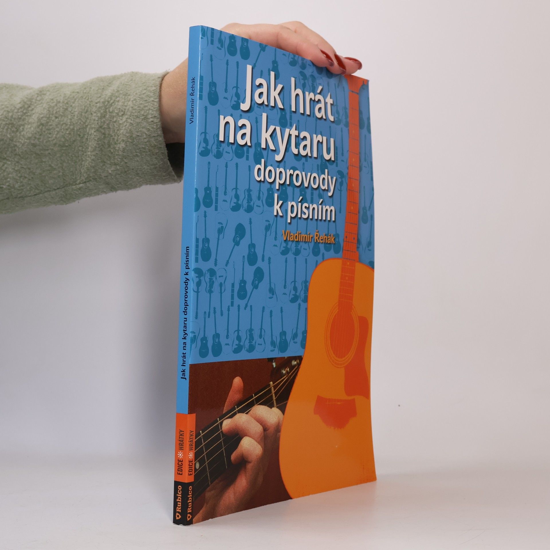 Jak hrát na kytaru doprovody k písním