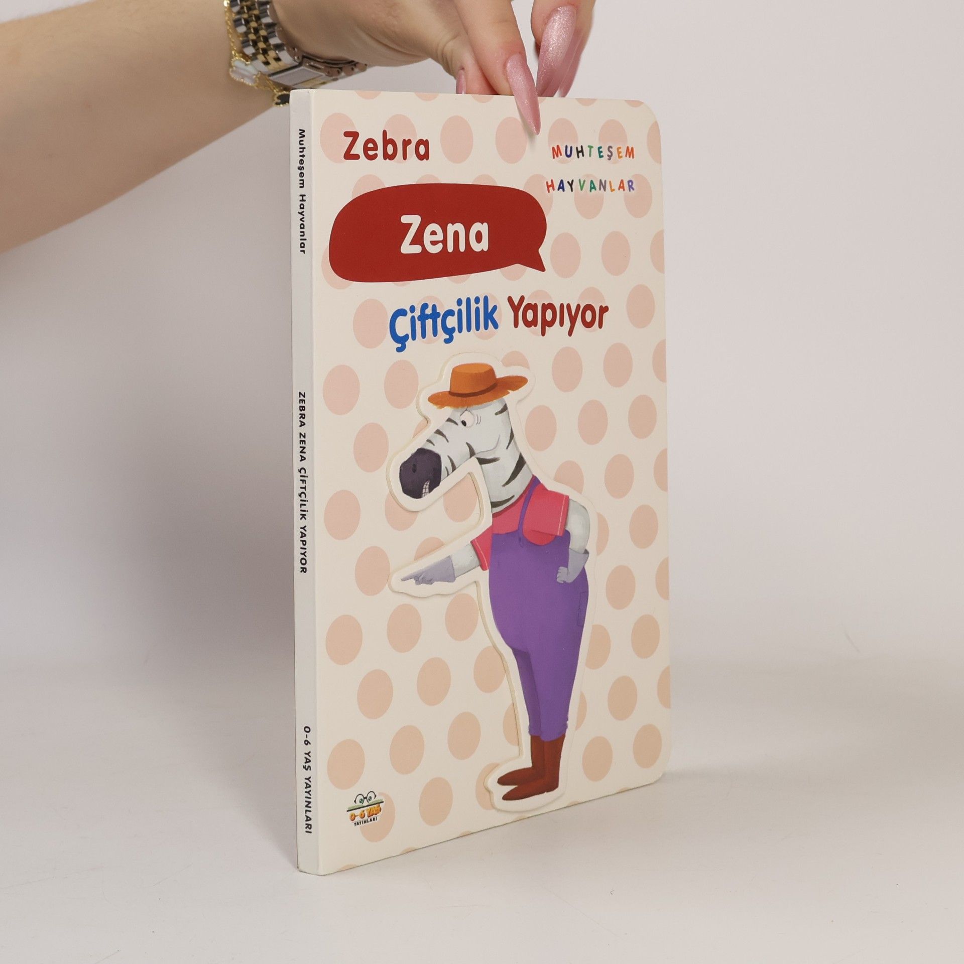 Muhteşem hayvanlar: Zebra Zena çiftçilik yapıyor