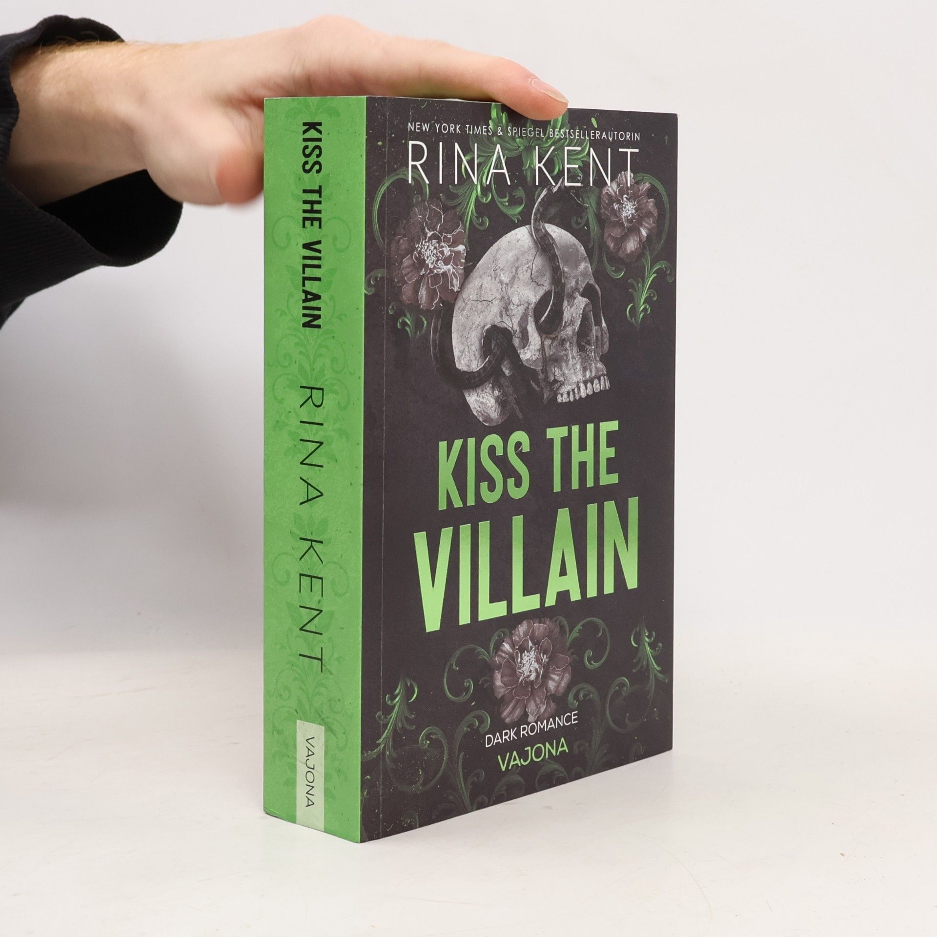 Villains College: Kiss The Villain