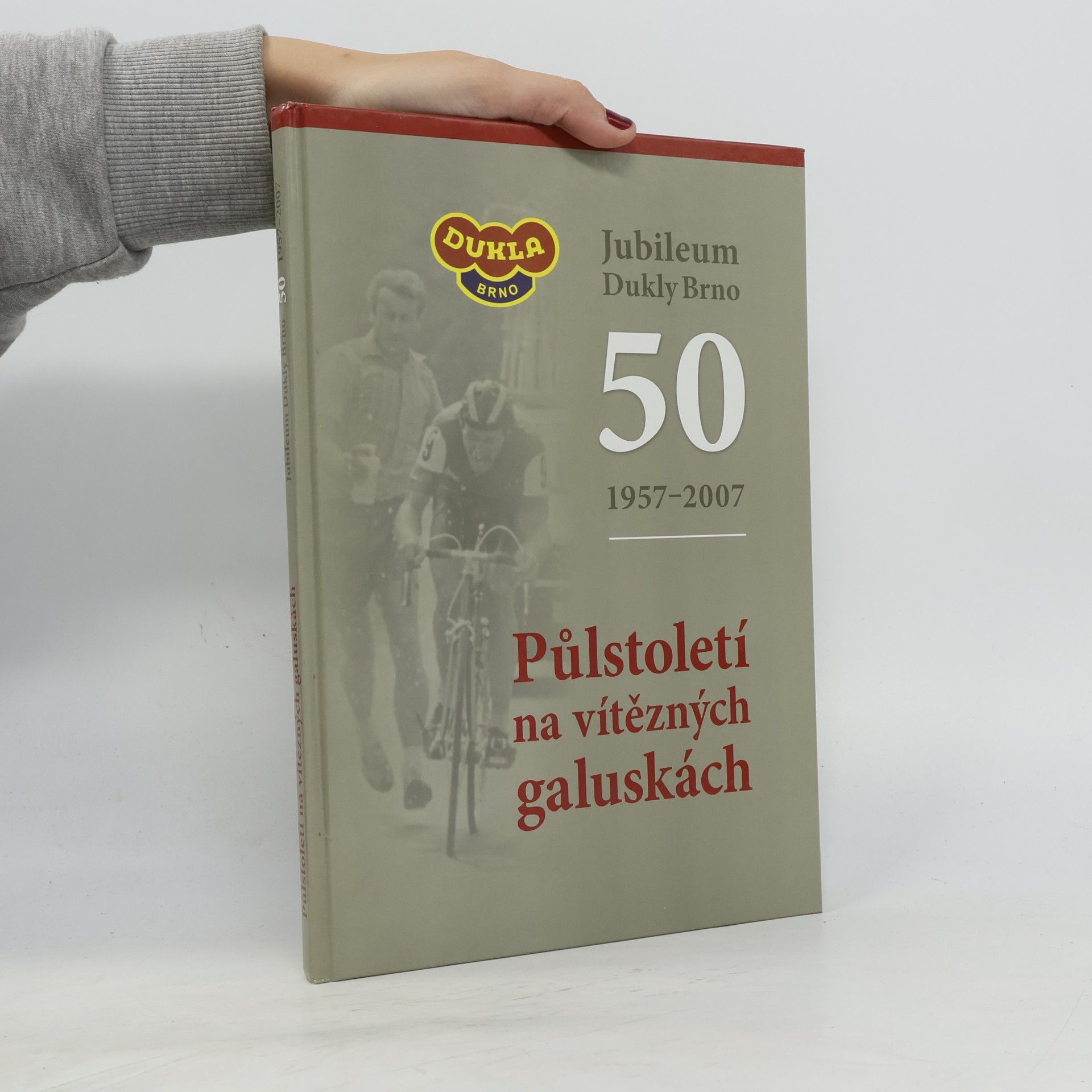 Autorenkollektiv Půlstoletí na vítězných galuskách