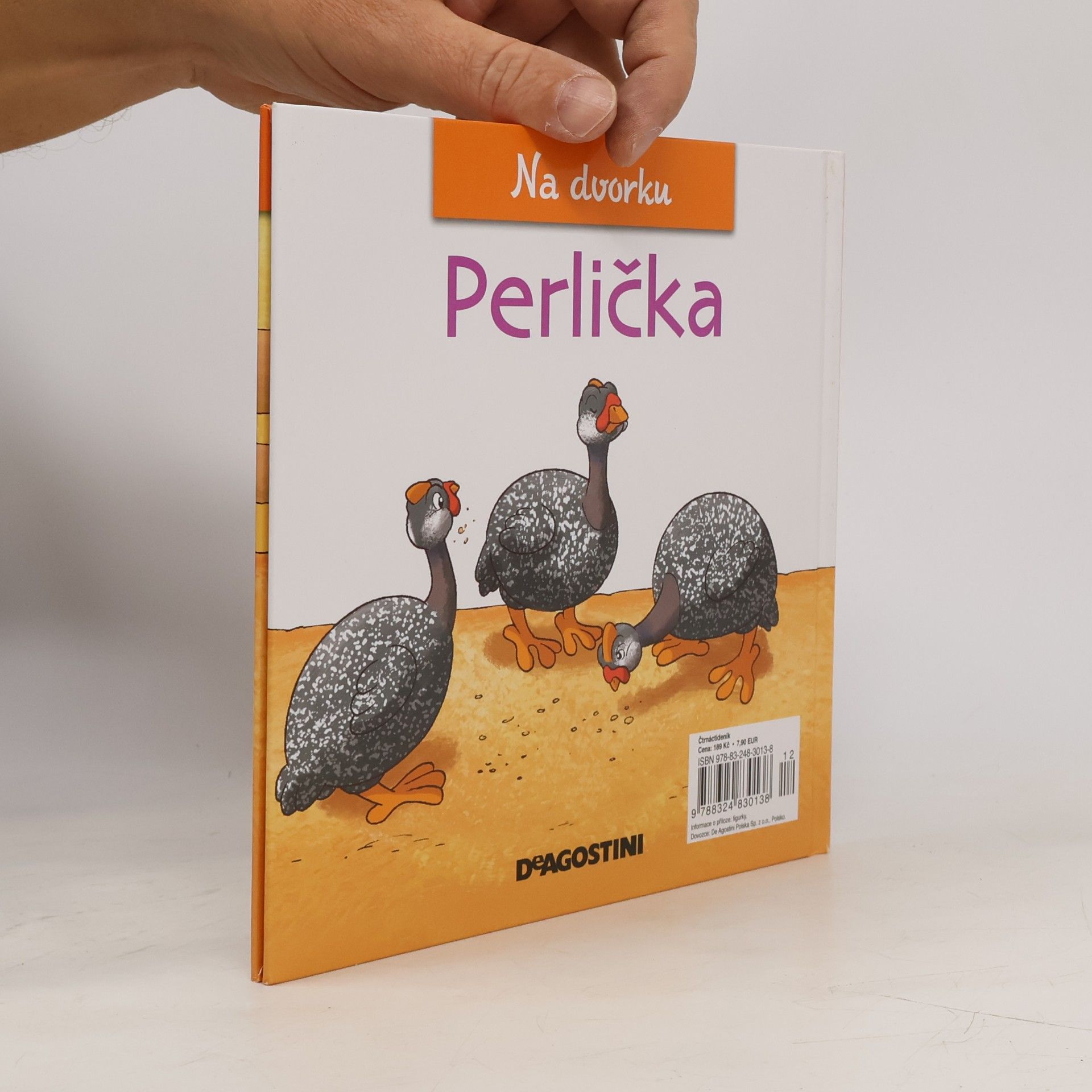 Amelia Bruni Na dvorku 55. Perlička