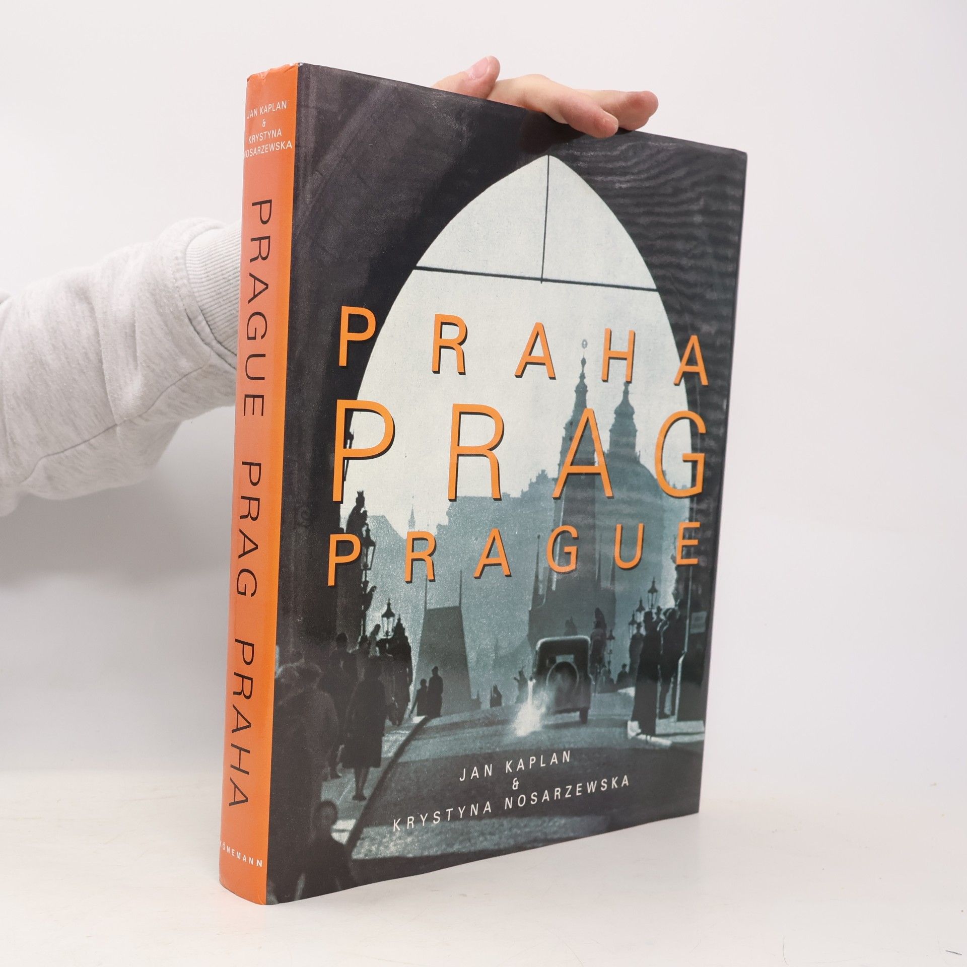 Jan Kaplan Praha = Prag = Prague: The turbulent century = das turbulente Jahrhundert = le siècle turbulent