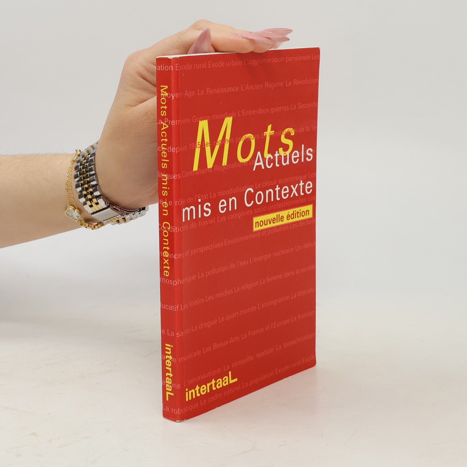 Mots Actuels mis en contexte