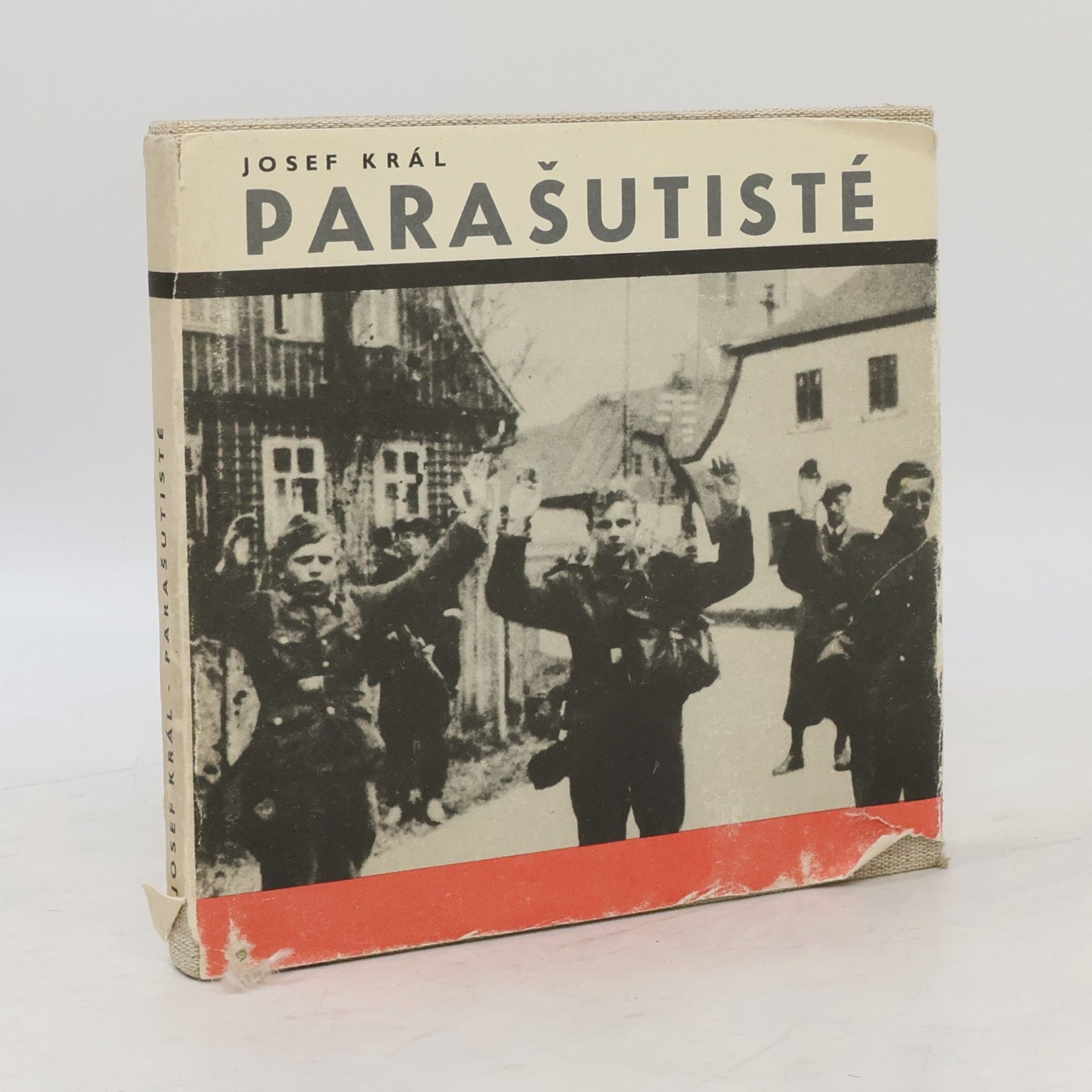 Parašutisté