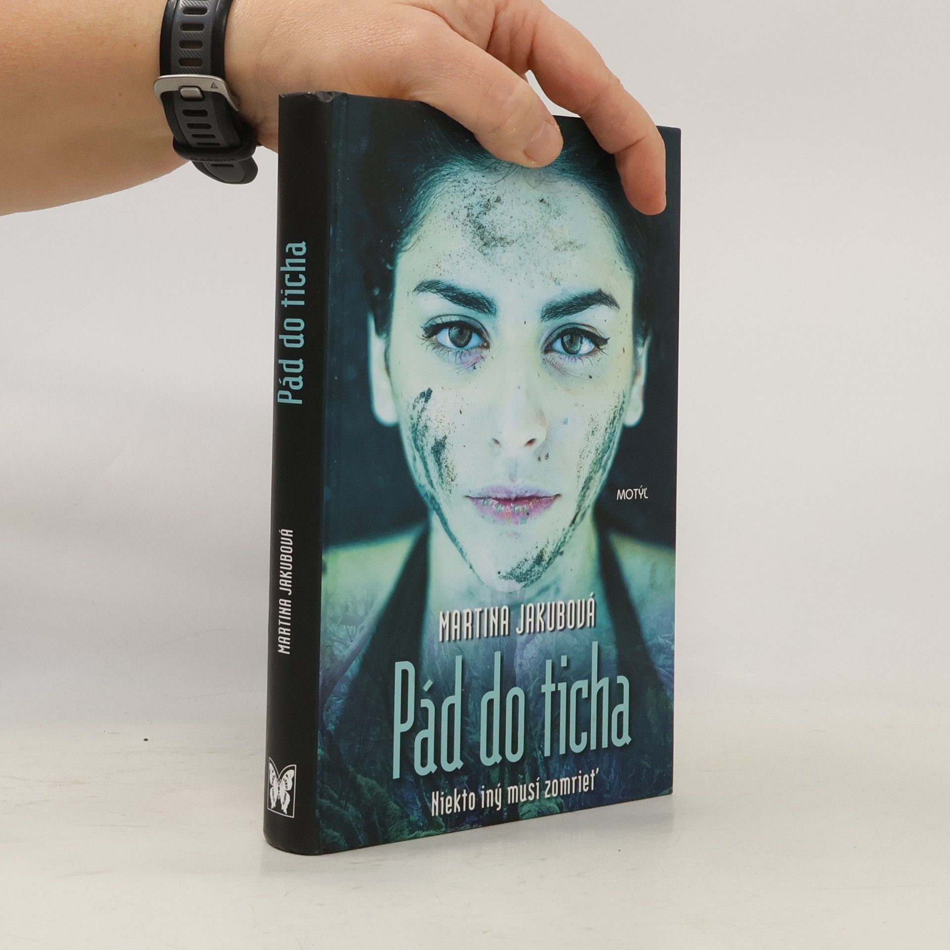 Pád do ticha