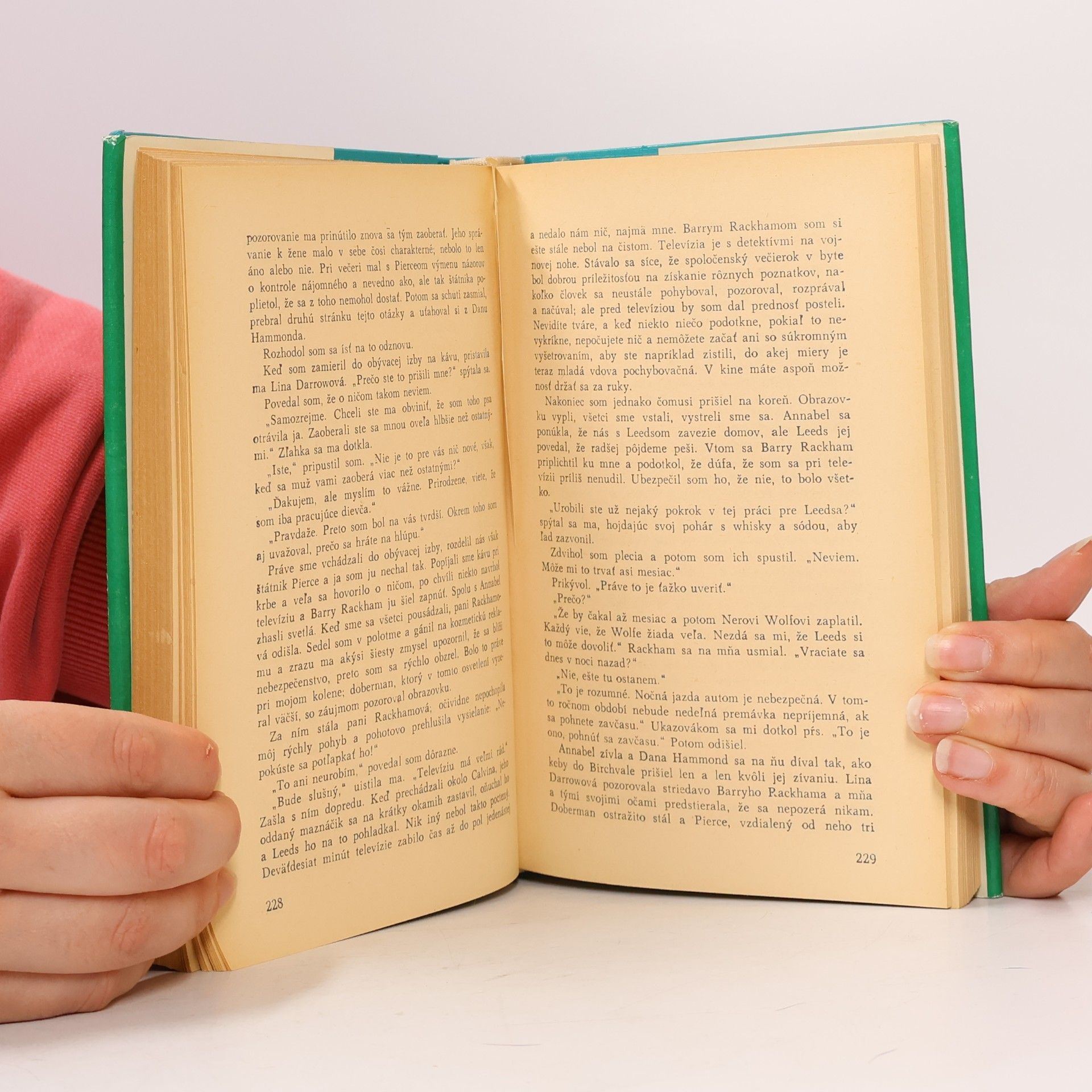 Rex Stout Priveľa žien. V najlepších rodinách. Smrť letného hosťa. III. svazek