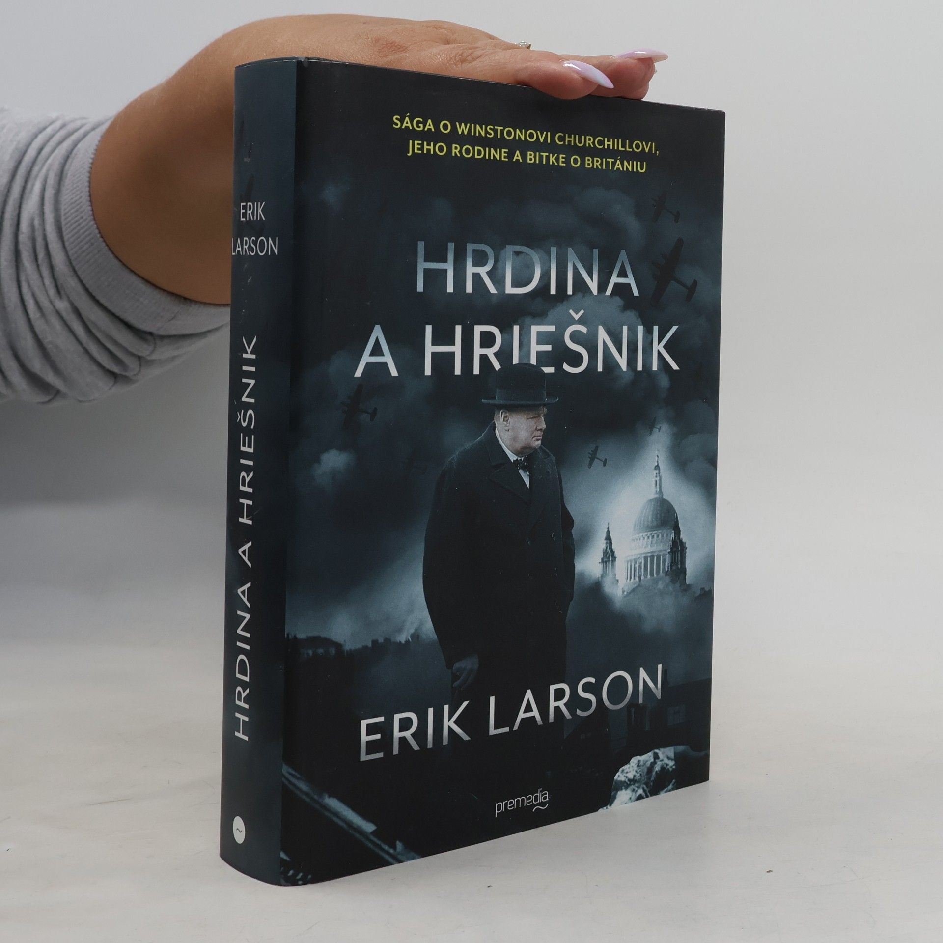 Erik Larson Hrdina a hriešnik