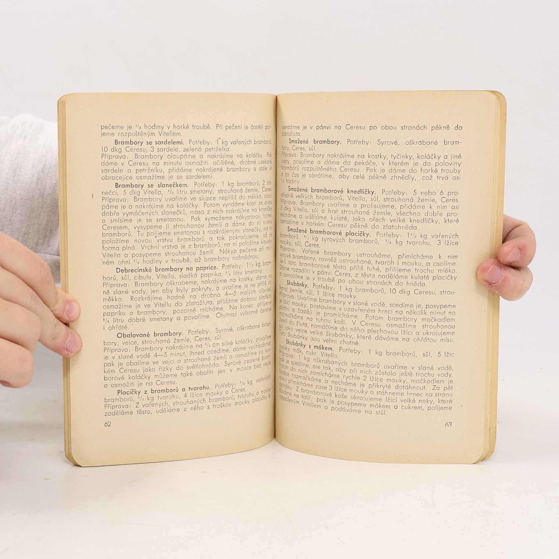 Autorenkollektiv Zlatá kniha hospodyňky ,,Vitello" : Kuchařské předpisy. 3. díl