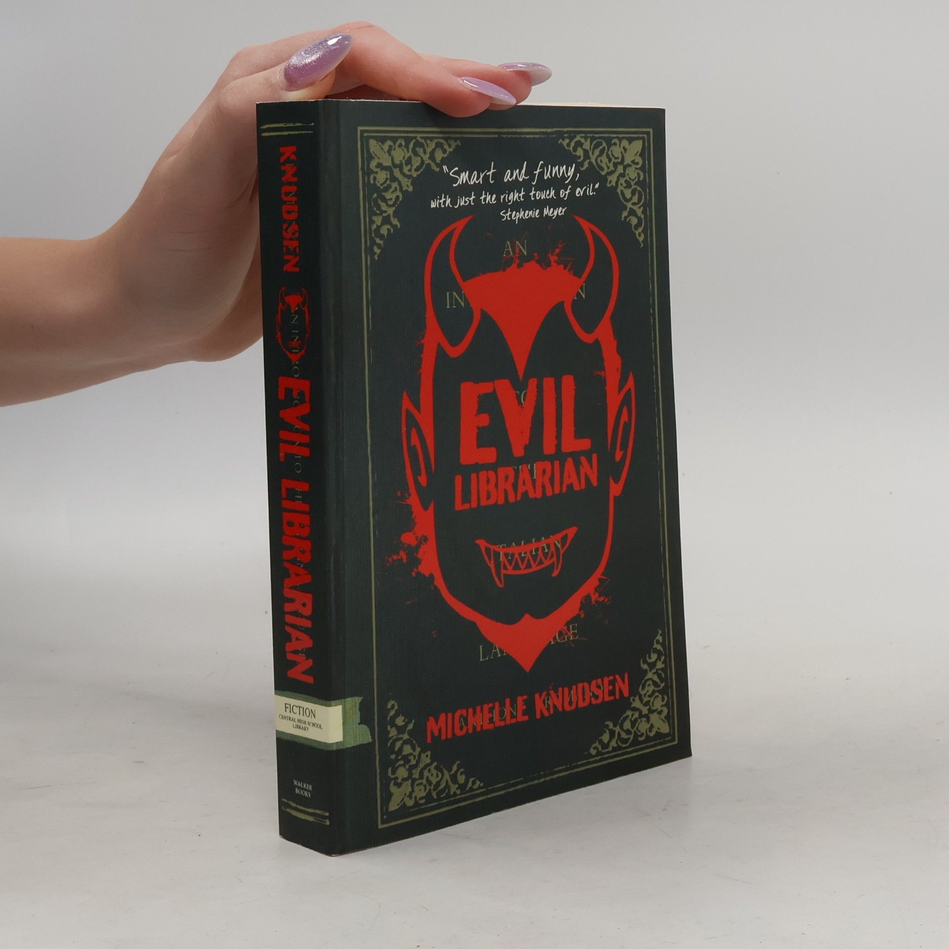 Michelle Knudsen Evil Librarian