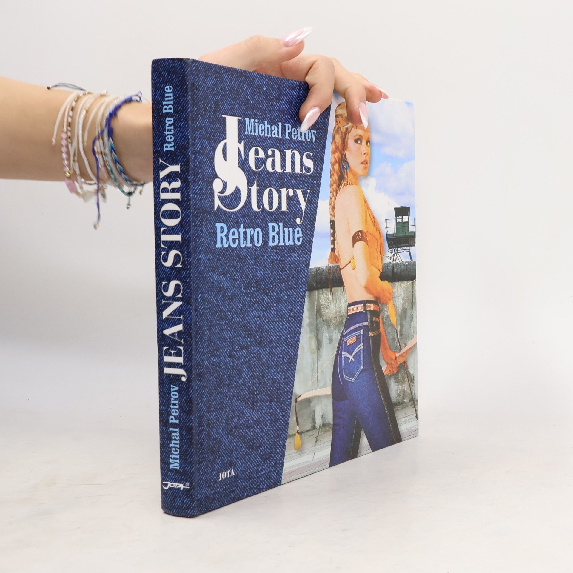 Jeans story: Retro blue
