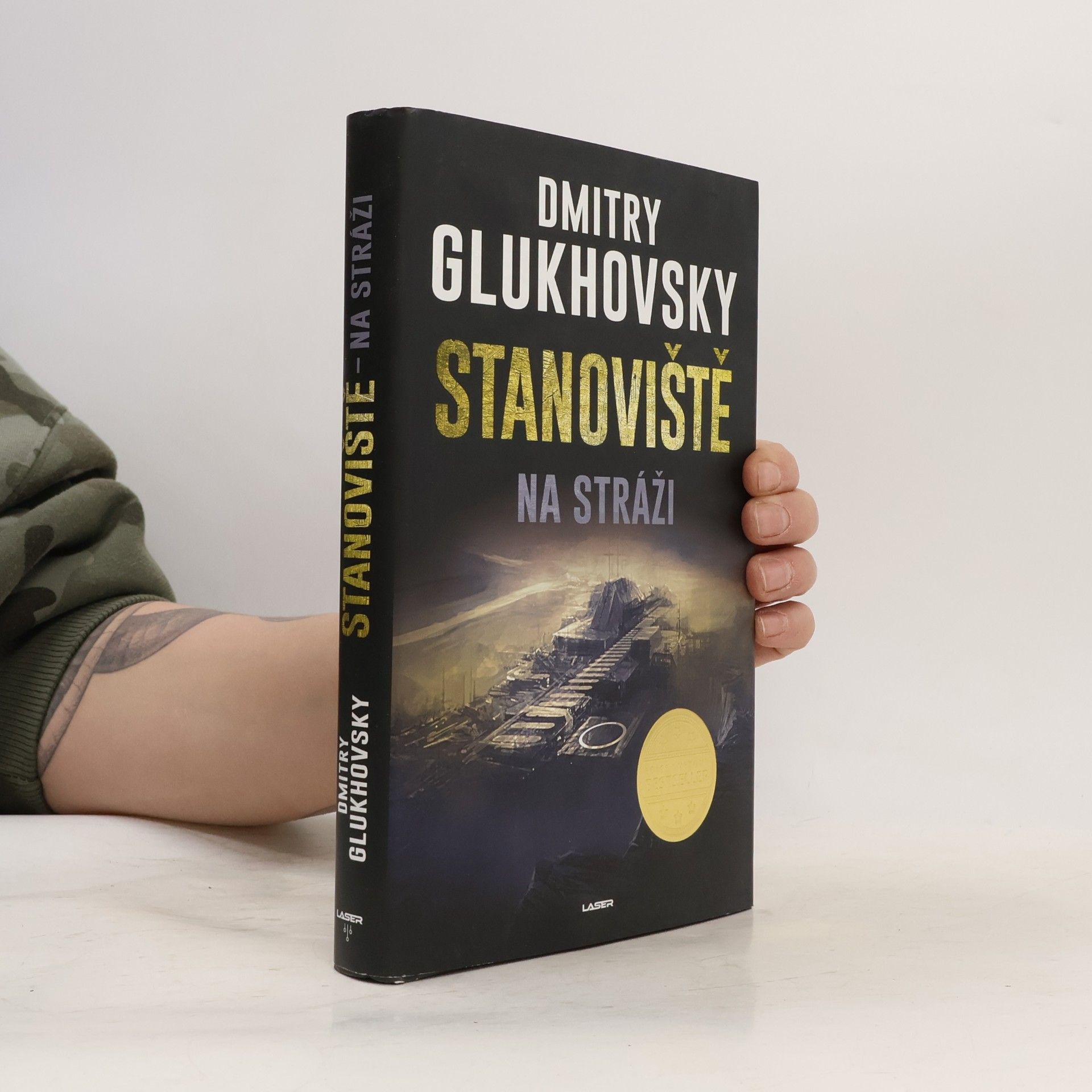 Dmitry Glukhovsky Stanoviště na stráži