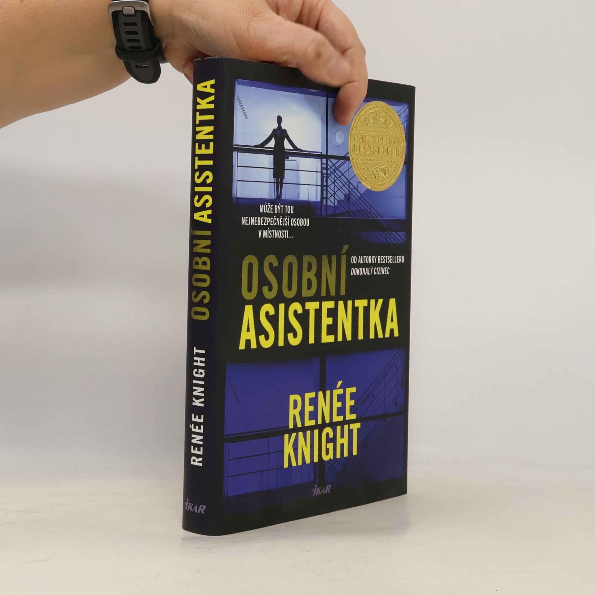 Rene e. Knight Osobní asistentka