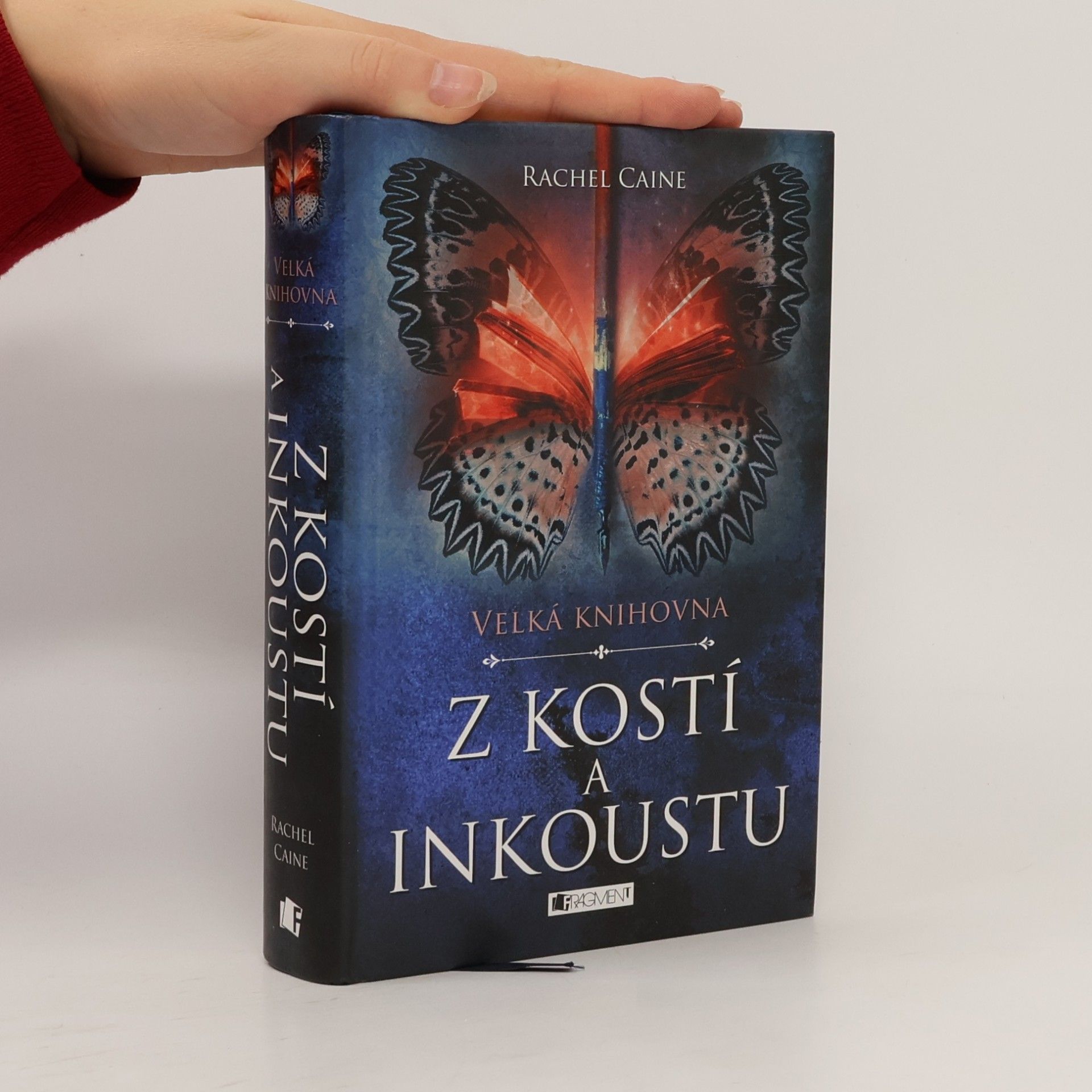 Velká knihovna. Z kostí a inkoustu