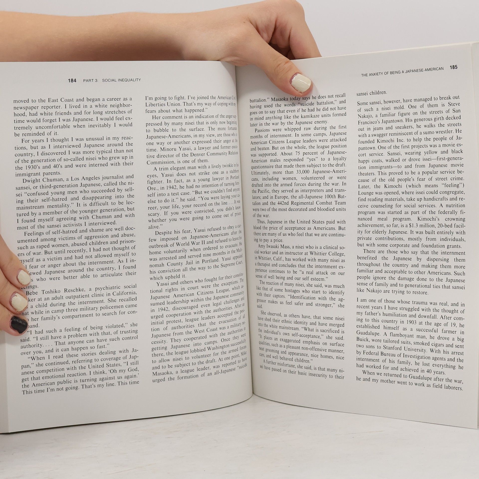 Richard T. Schaefer Introducing sociology: Collection of readings