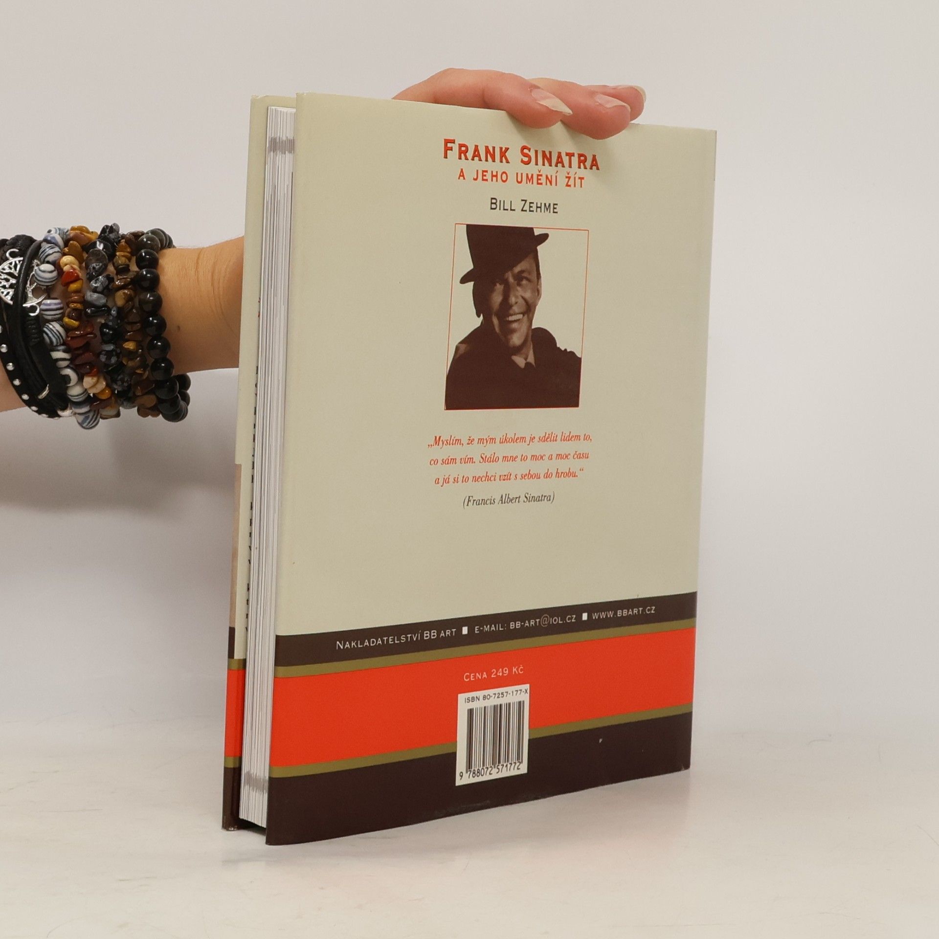 Pavel Bobek Jak se nosí klobouk. Frank Sinatra a jeho umění žít