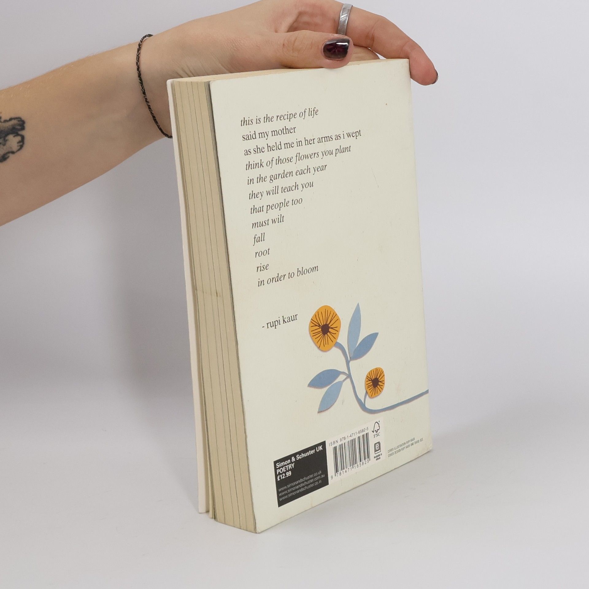 Rupi Kaur The Sun And Her Flowers