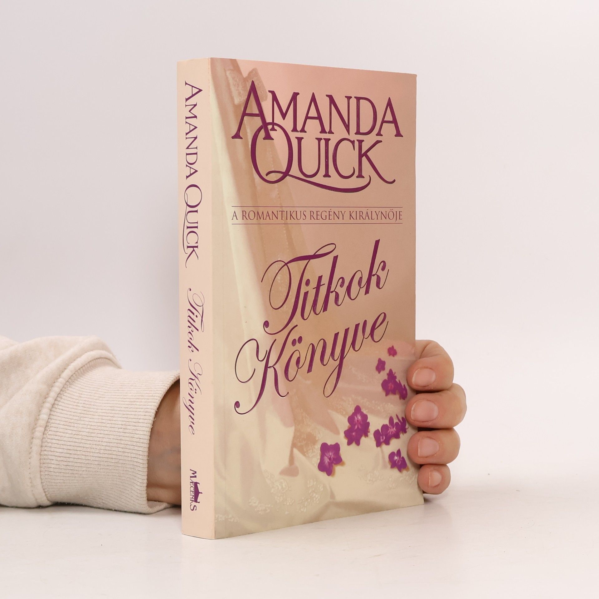 Amanda Quick Titkok Könyve