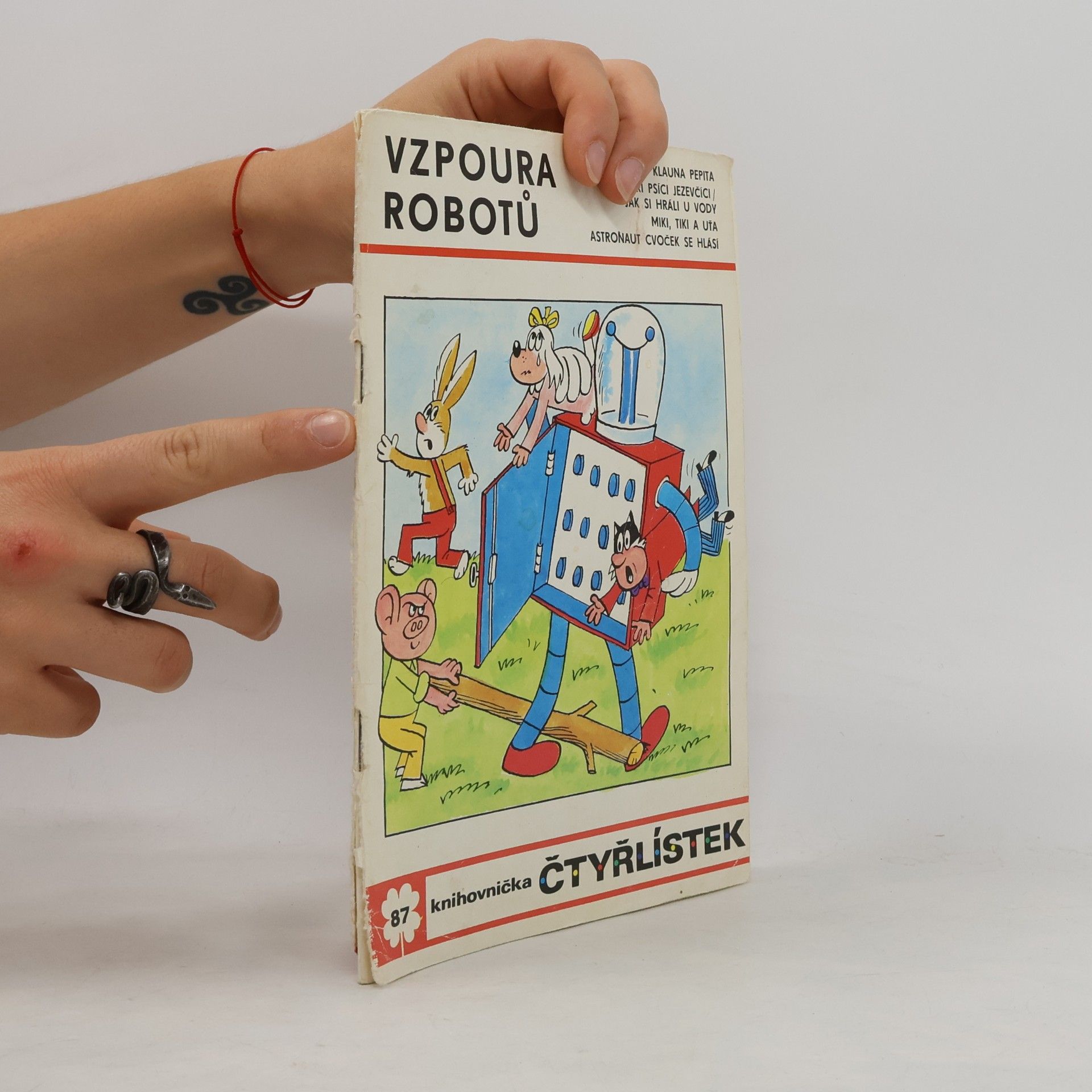 Ljuba Štíplová Čtyřlístek 87. Vzpoura robotů