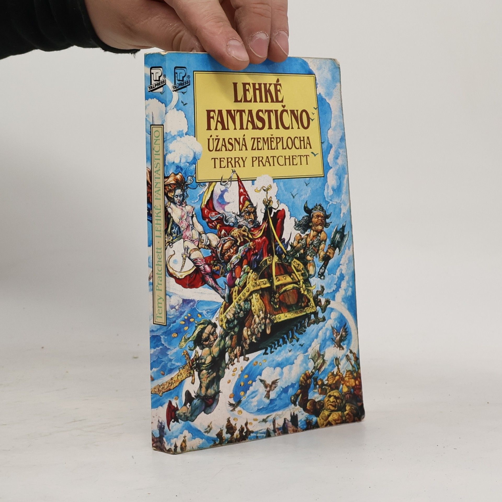Terry Pratchett Lehké fantastično