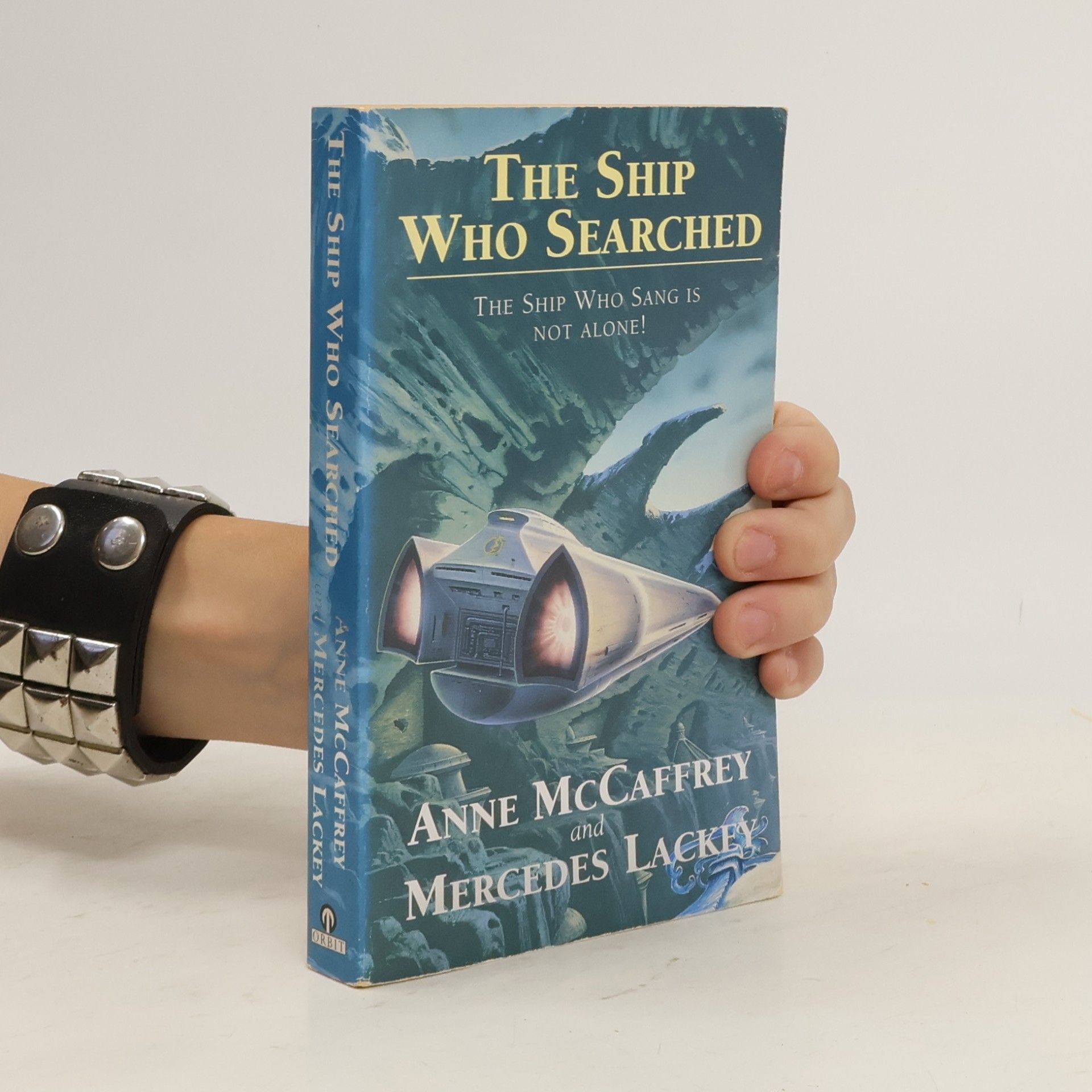 The Ship Who Searched
