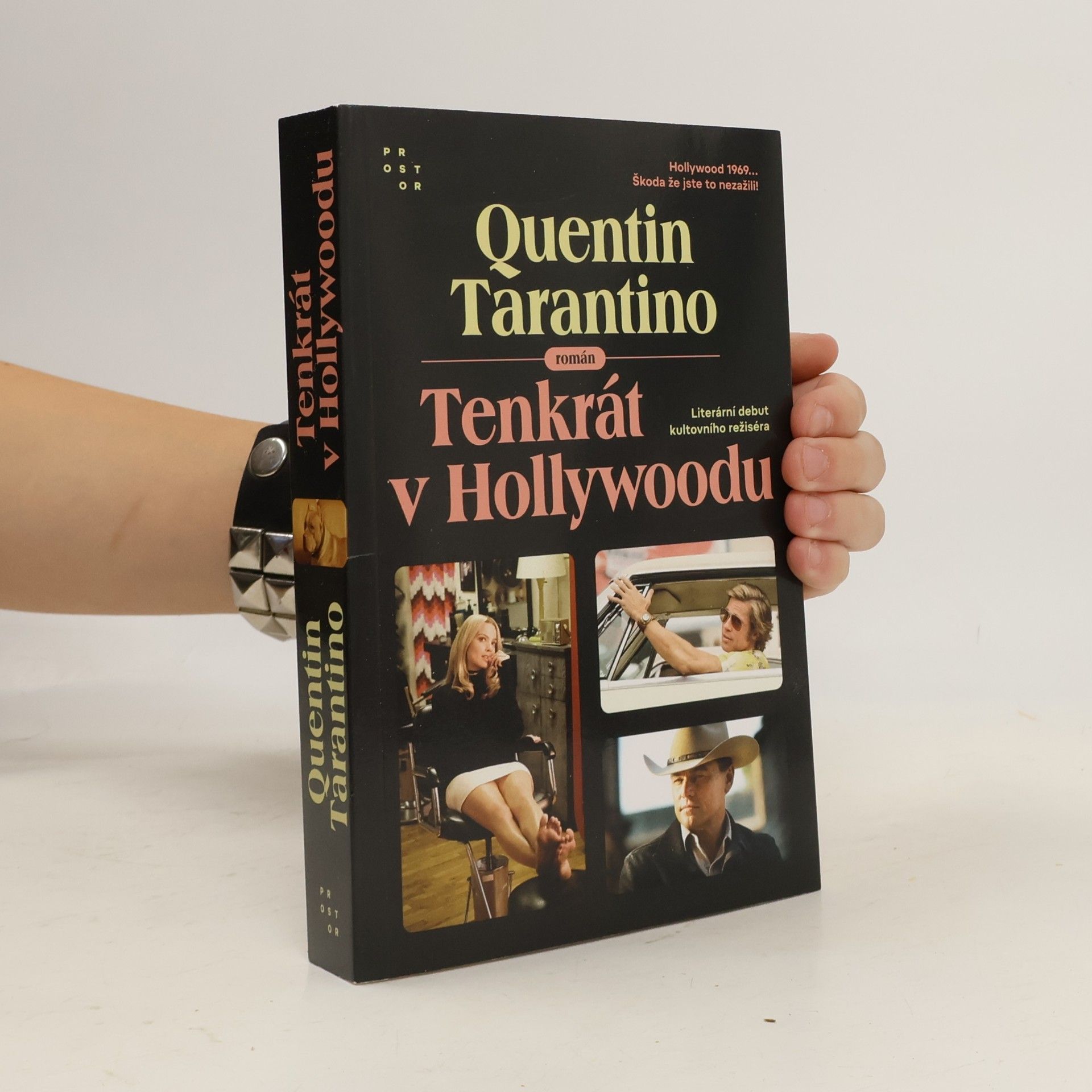 Quentin Tarantino Tenkrát v Hollywoodu : román
