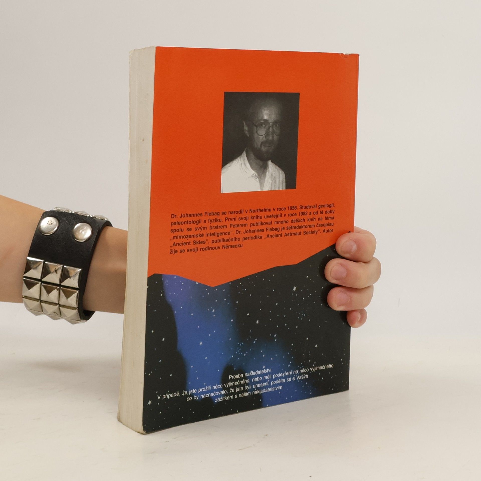 Johannes Fiebag UFO. Útok, nebo sblížení?