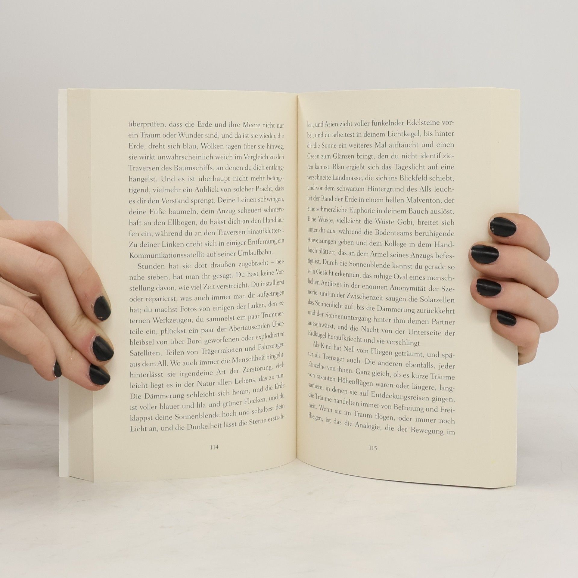 Samantha Harvey Umlaufbahnen: Roman | Ein literarischer Liebesbrief an den Planeten Erde und die Menschheit. Ausgezeichnet mit dem Booker Prize 2024. »Was für ein himmlischer Roman!« Adam Soboczynski, Die Zeit