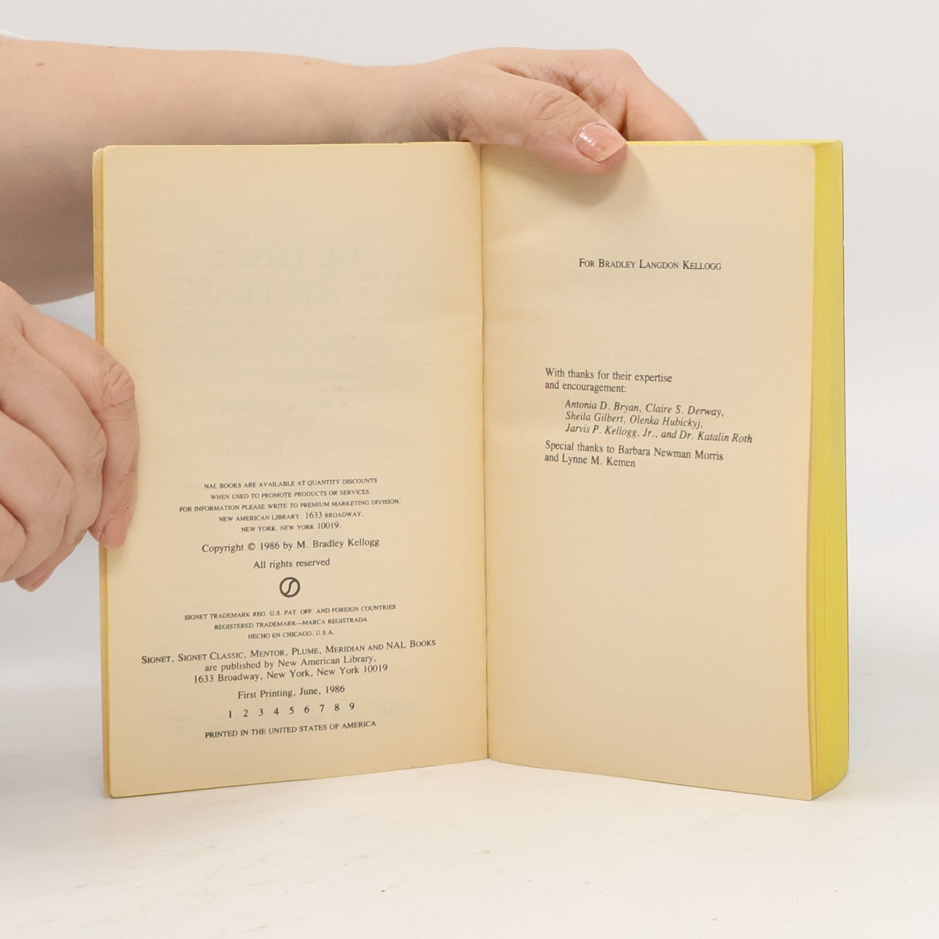 Marjorie B. Kellogg Lear's Daughters - 1: The Wave and the Flame