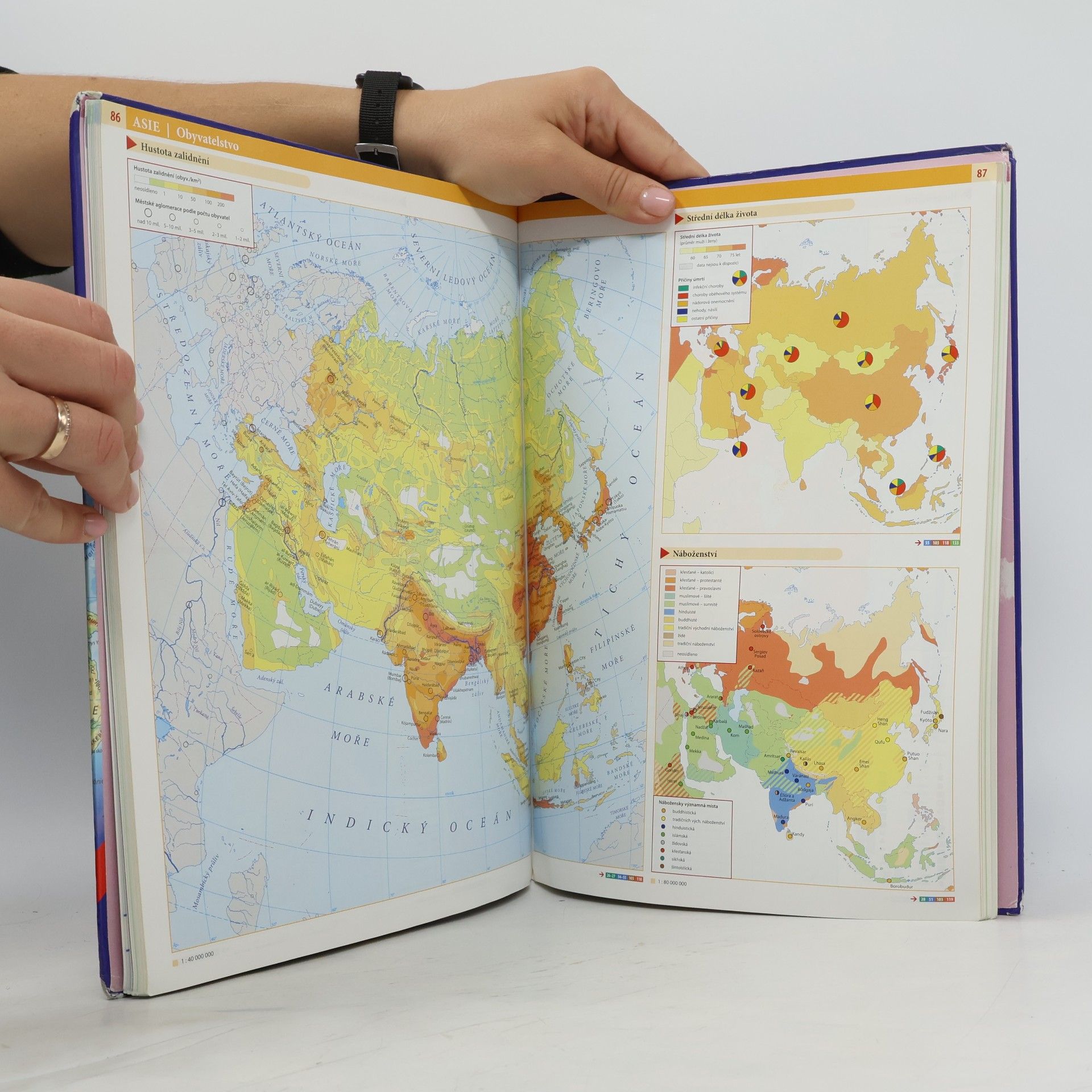 AA.VV. Školní atlas světa
