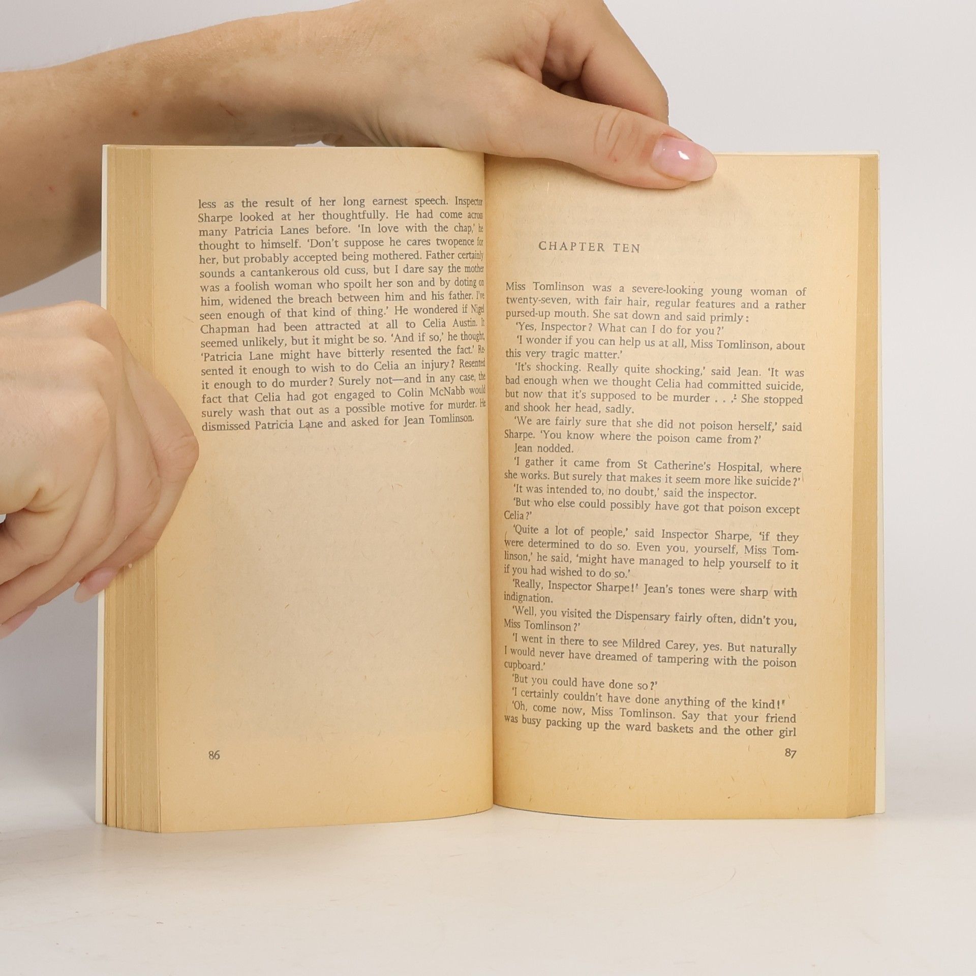 Agatha Christie Hickory Dickory Dock