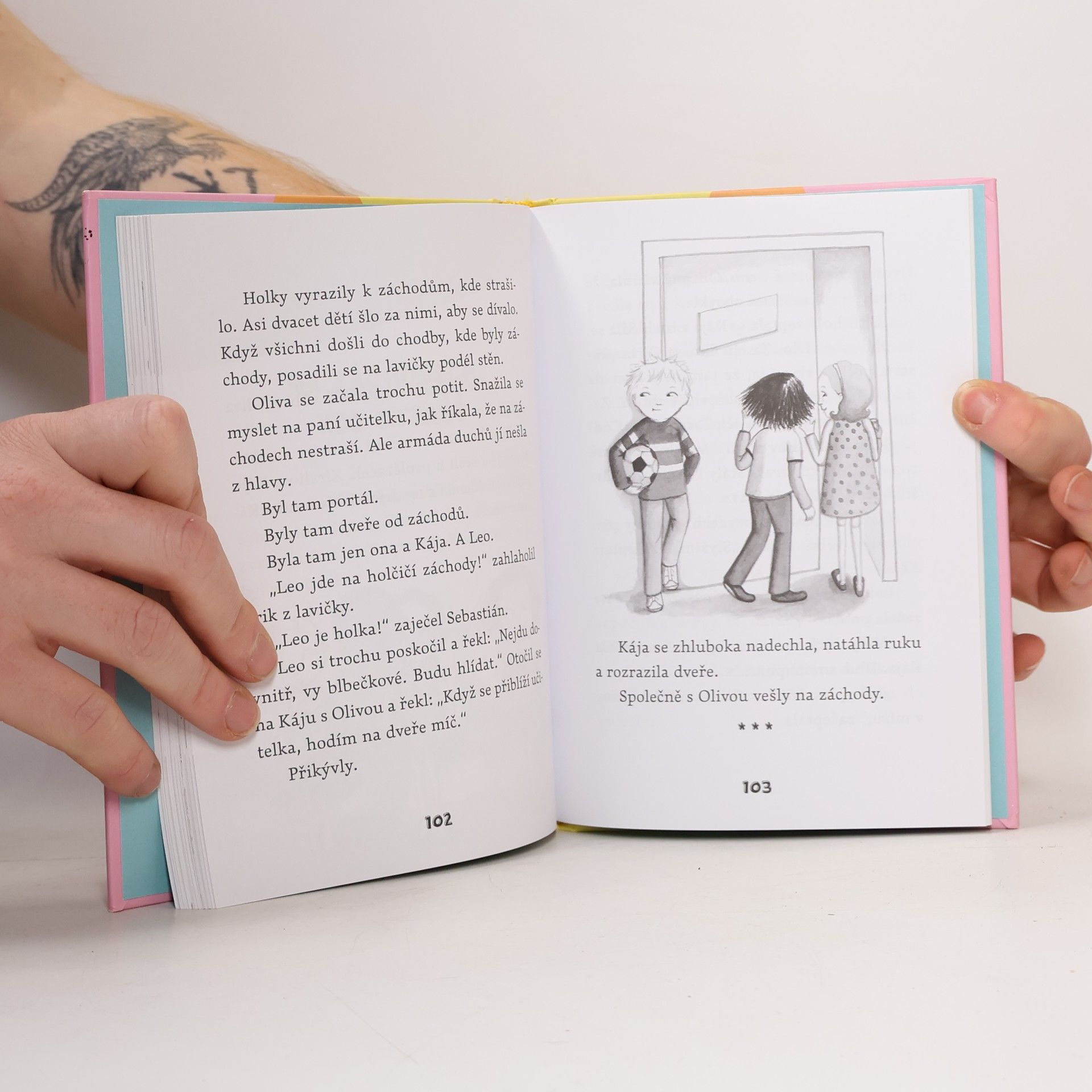 Annie Barrows Kája + Oliva a duch, který musel zmizet