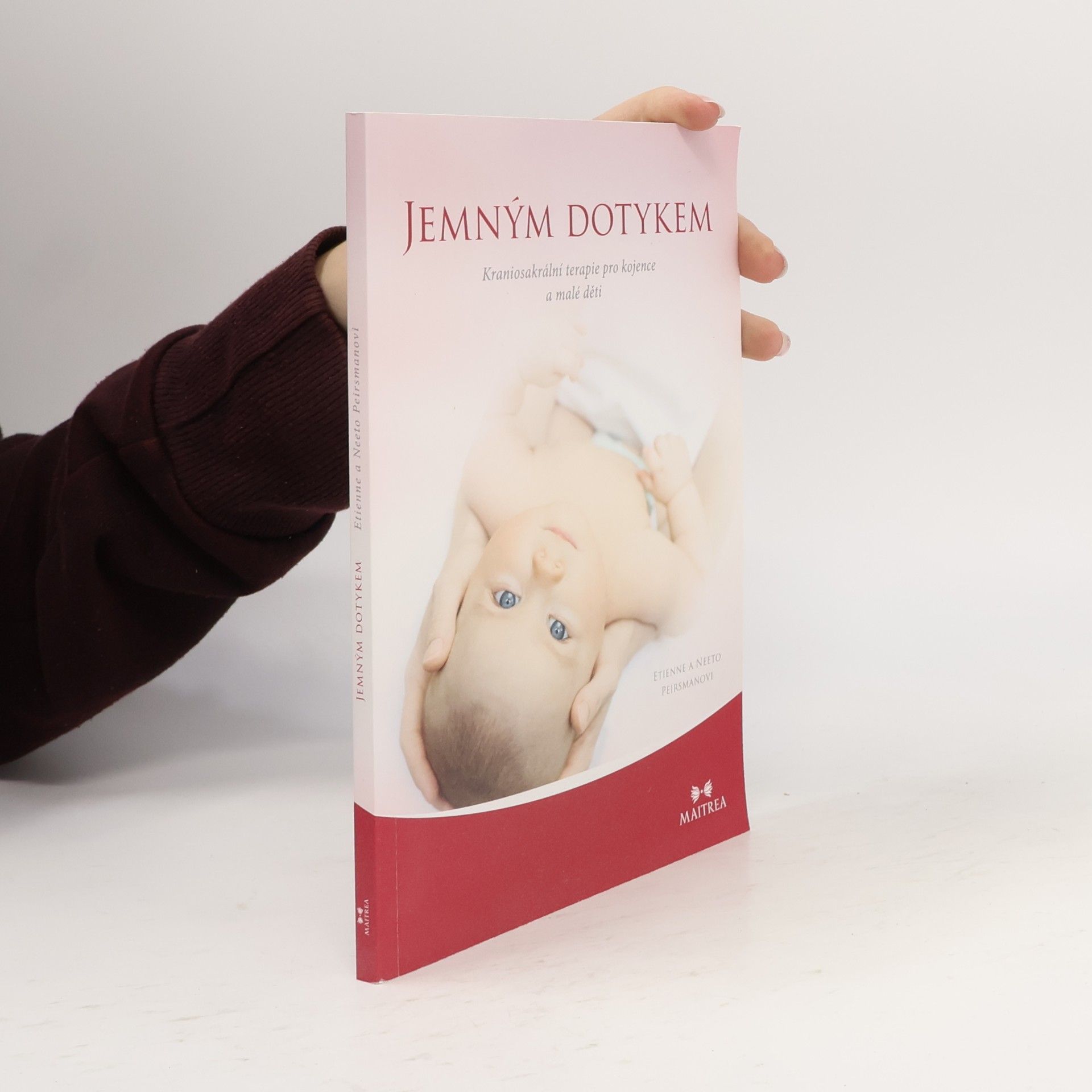 Jemným dotykem: Kraniosakrální terapie pro kojence a malé děti