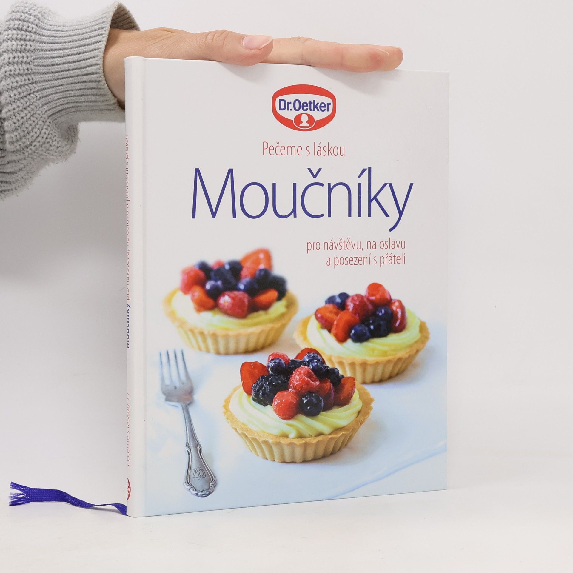 Pečeme s láskou 11. Moučníky pro návštěvu, na oslavu a posezení s přáteli