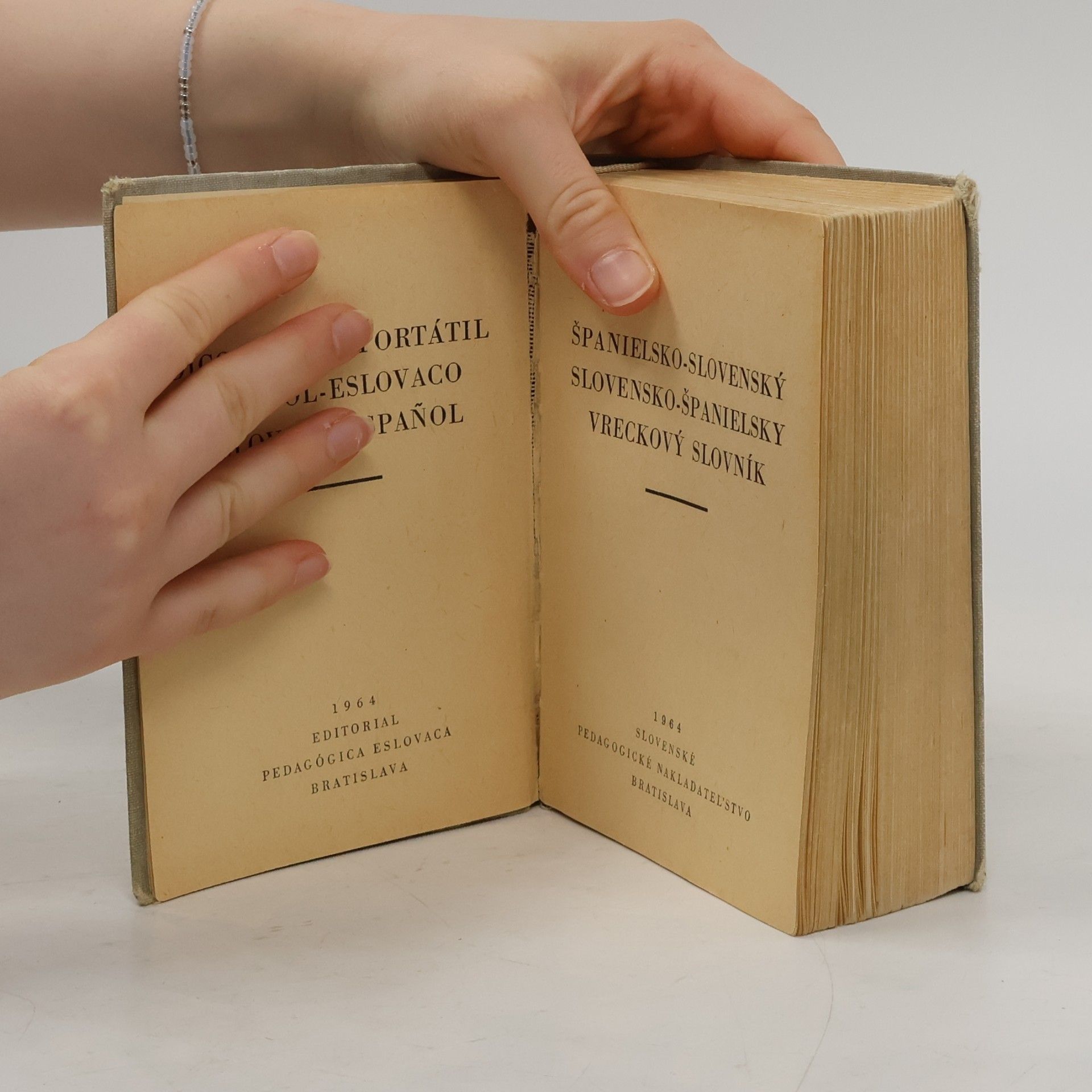 Collectif d'auteurs Španielsko-slovenský, slovensko-španielsky vreckový slovník