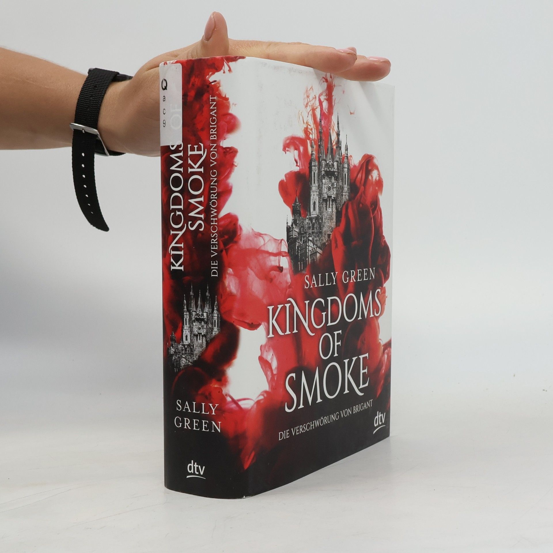 Sally Green Kingdoms of Smoke