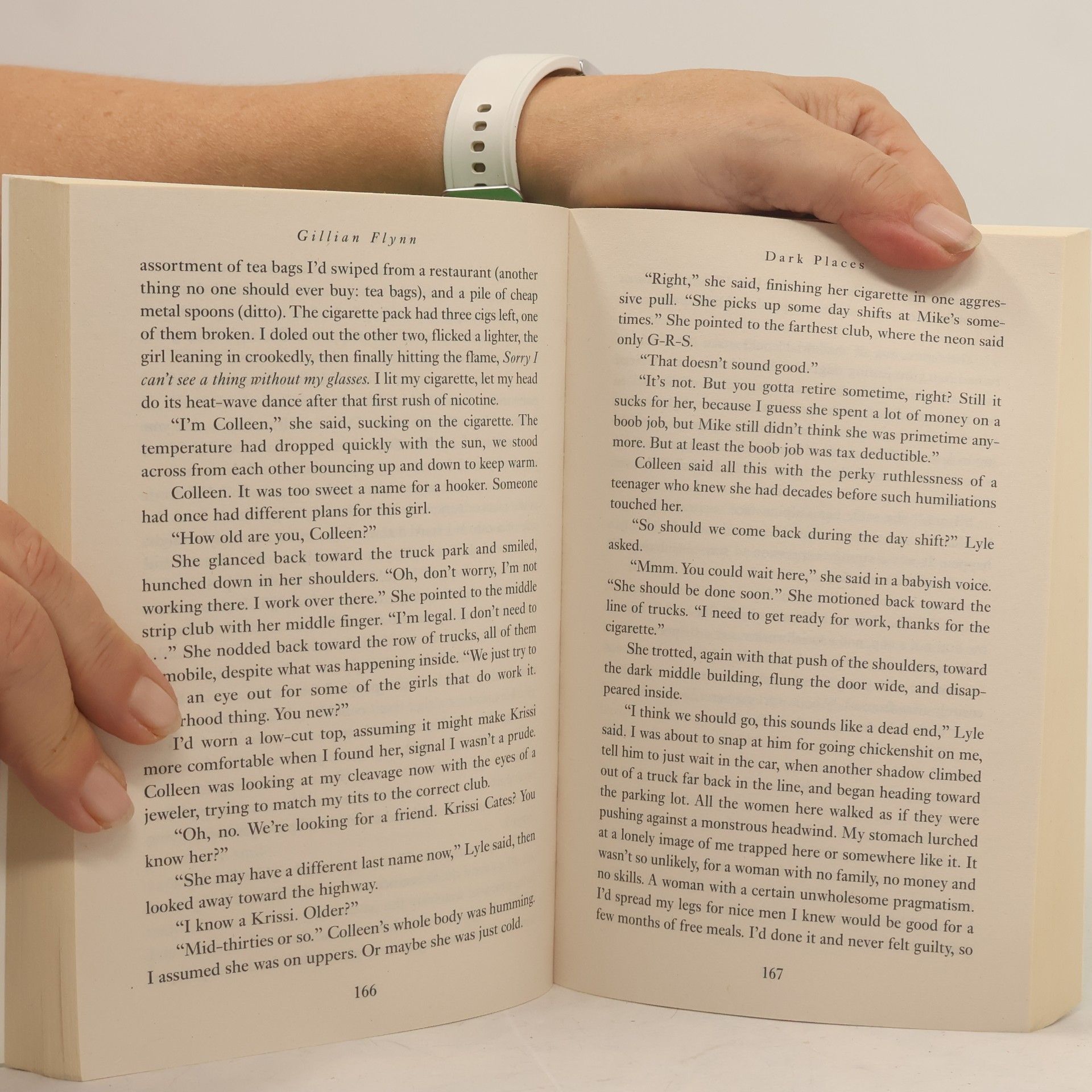 Gillian Flynn Dark Places