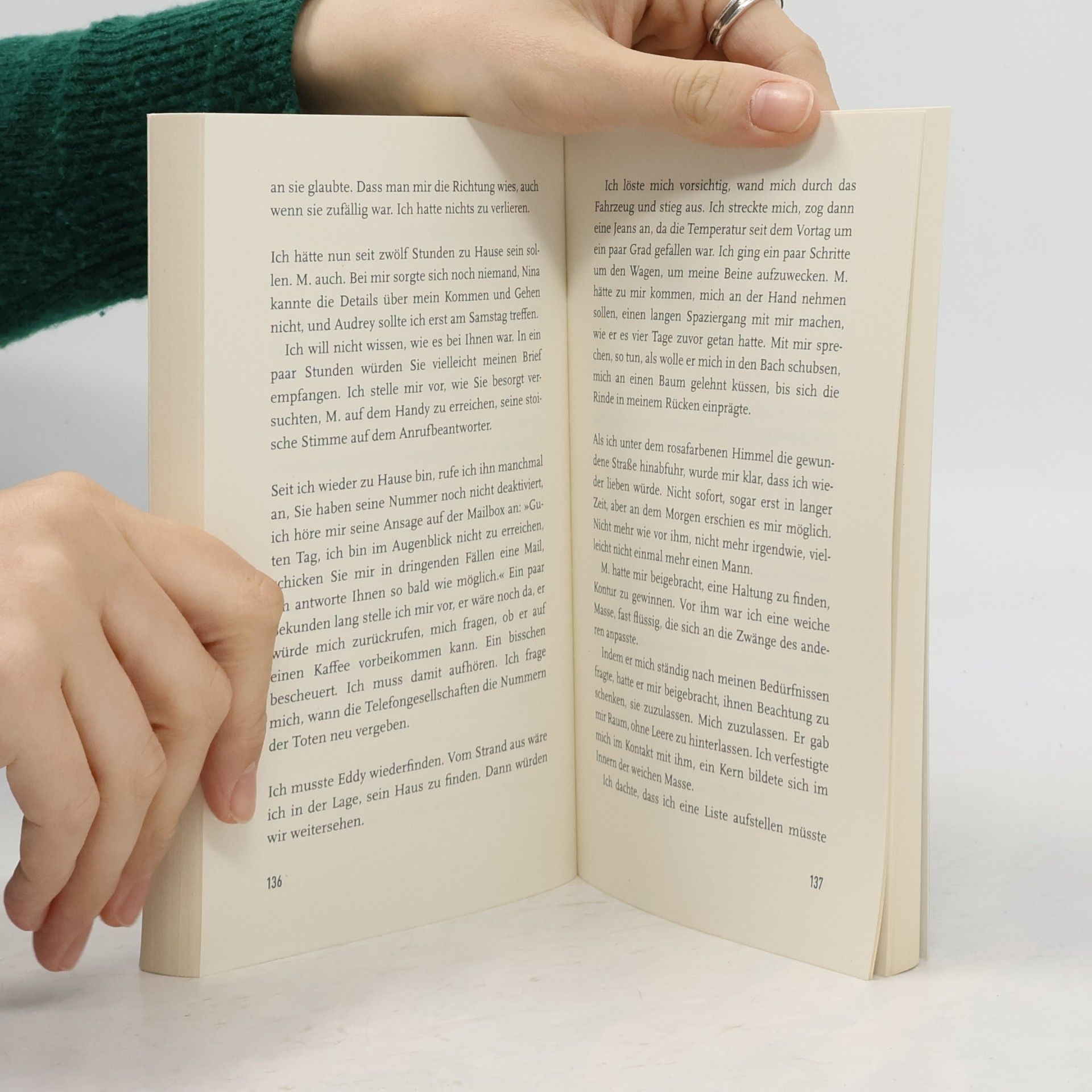 Adeline Dieudonné Bleib: Roman | »Man will unbedingt dranbleiben an dieser wilden, durchgeknallten Geschichte. Faszinierend!« Christine Westermann