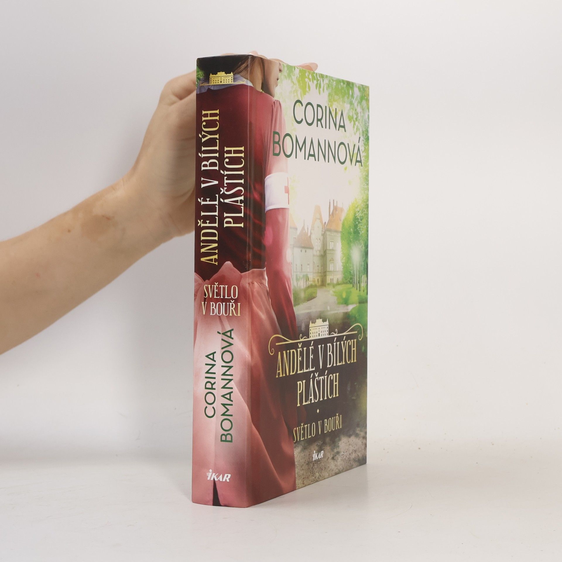 Corina Bomann Andělé v bílých pláštích