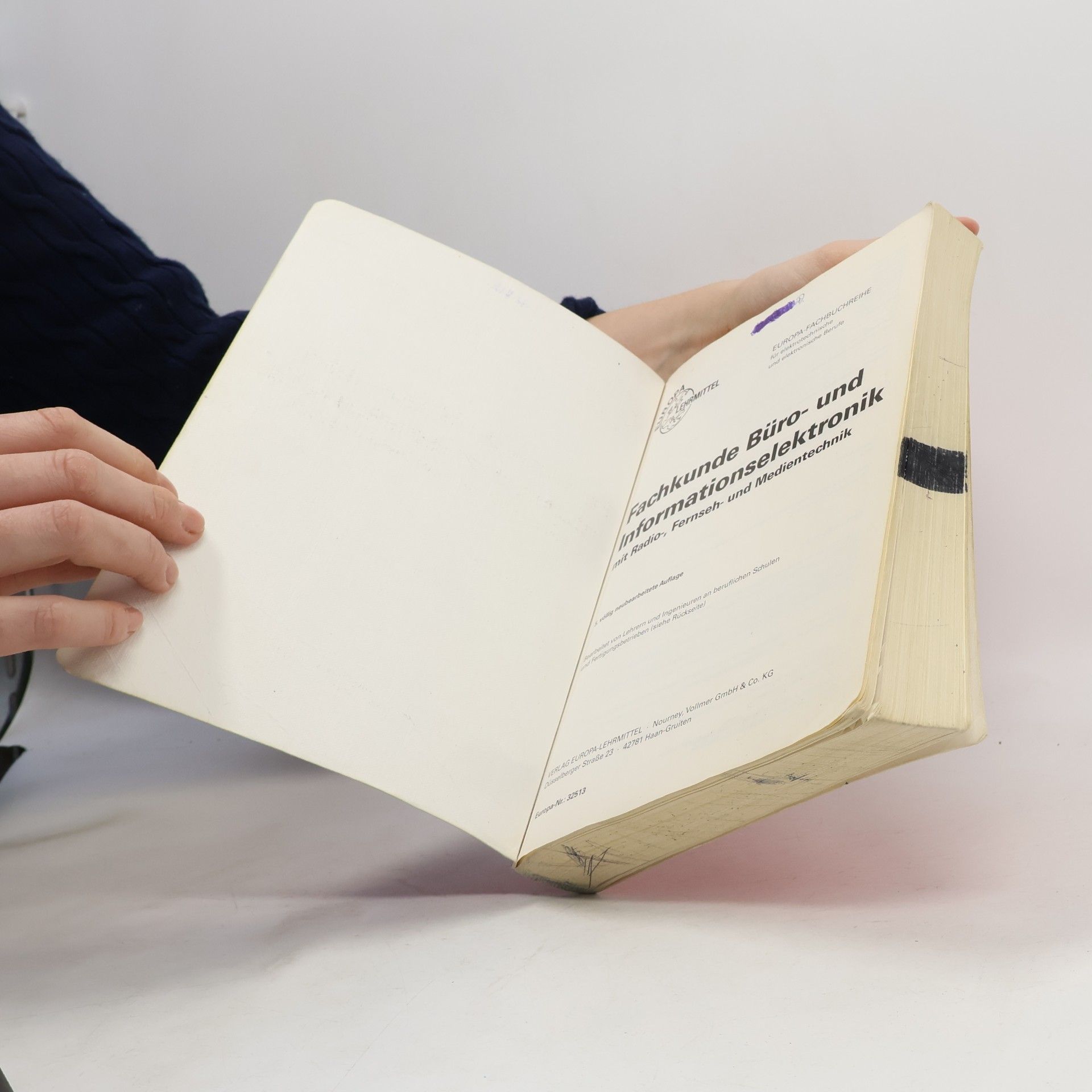 Various authors Fachkunde Büro- und Informationselektronik