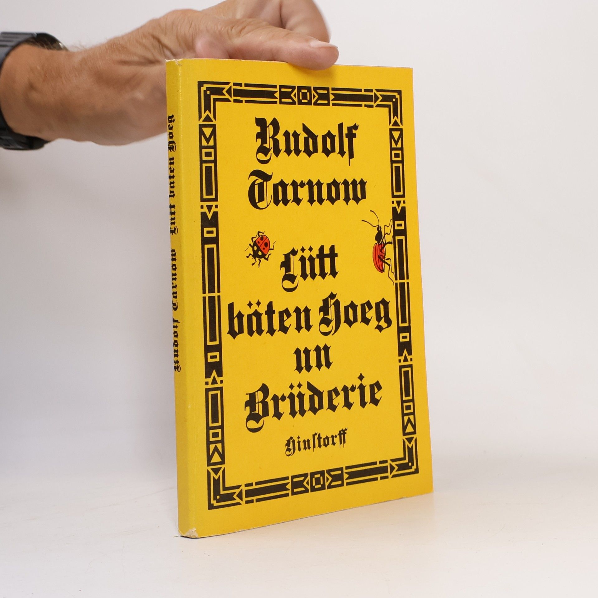 Lütt bäten Hoeg un Brüderie