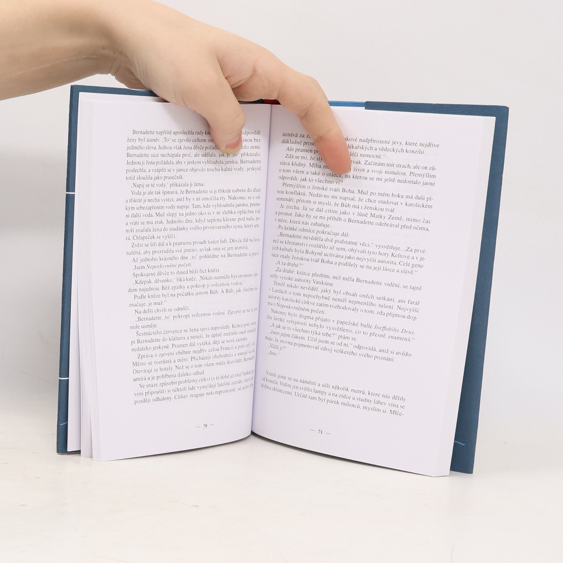 Paulo Coelho U řeky Piedra jsem usedla a plakala