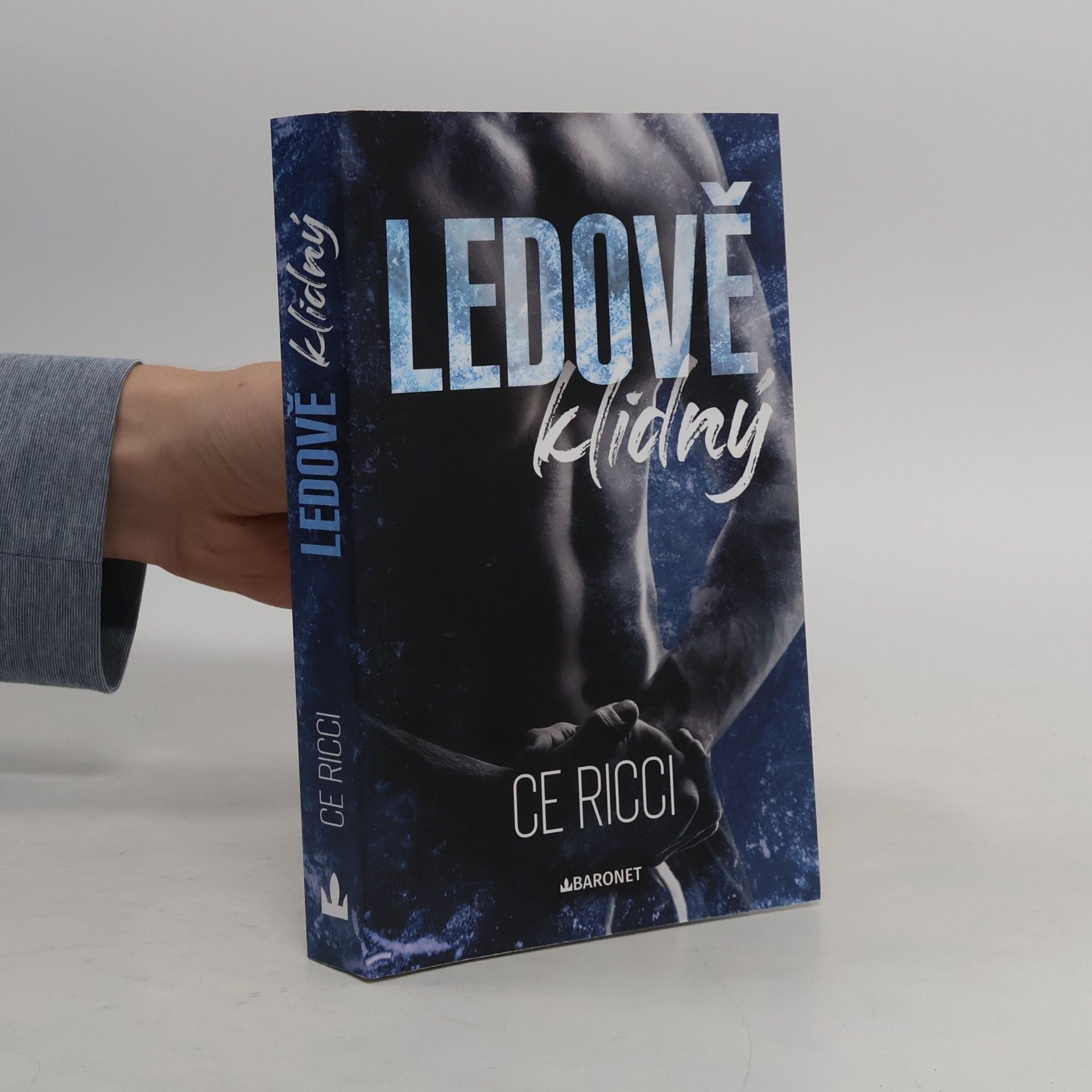 Ledově klidný
