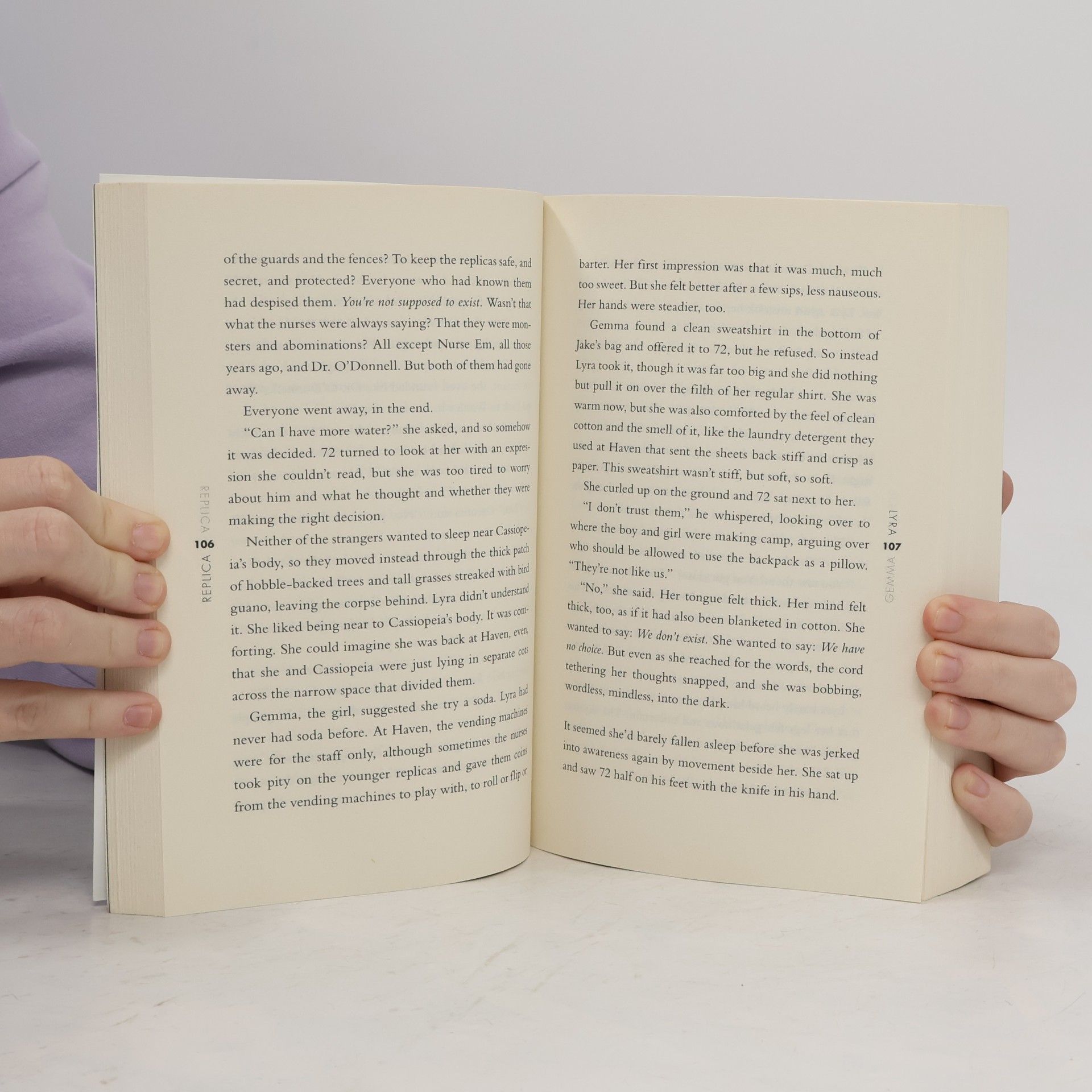 Lauren Oliver Replica, 2 Vols.