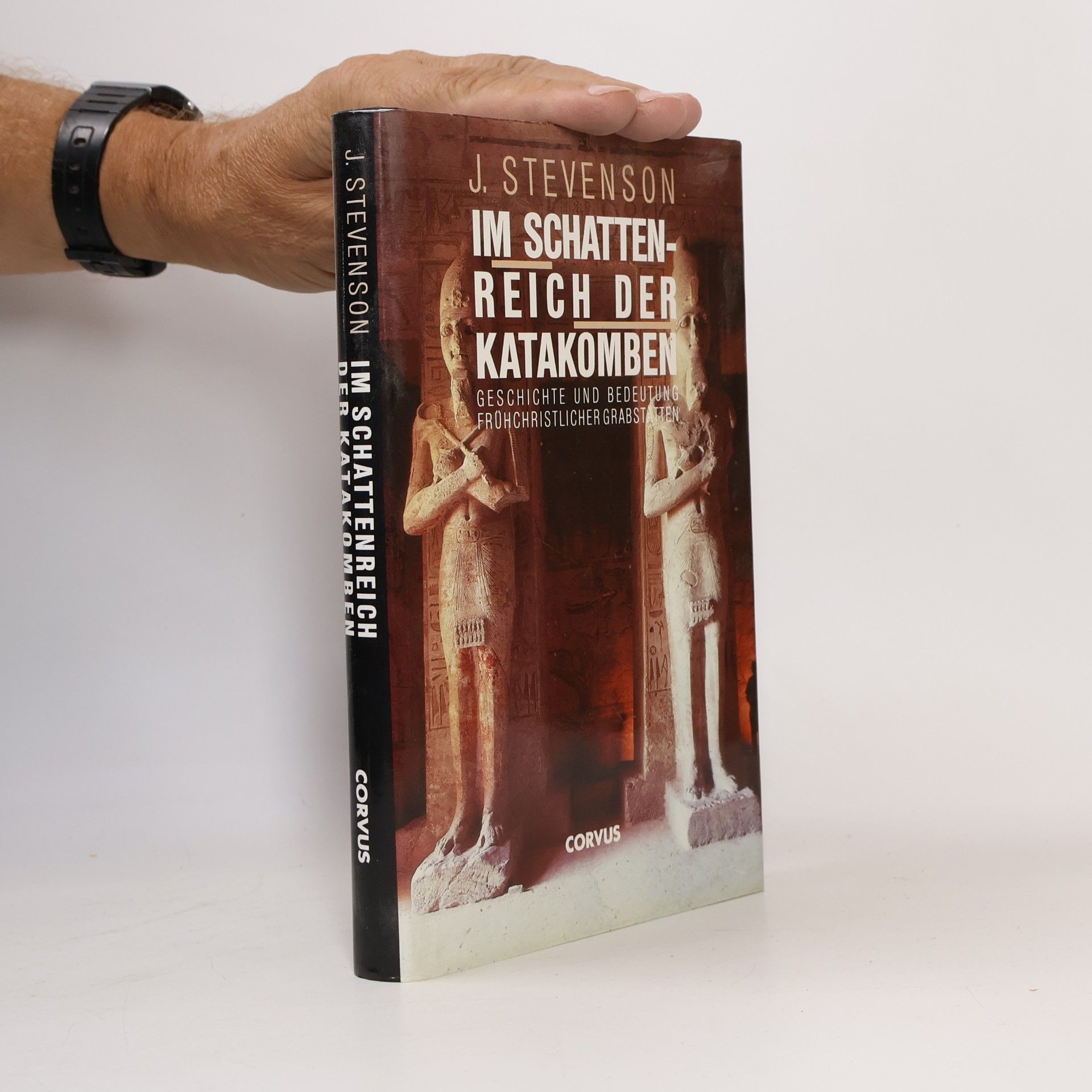 Im Schattenreich der Katakomben