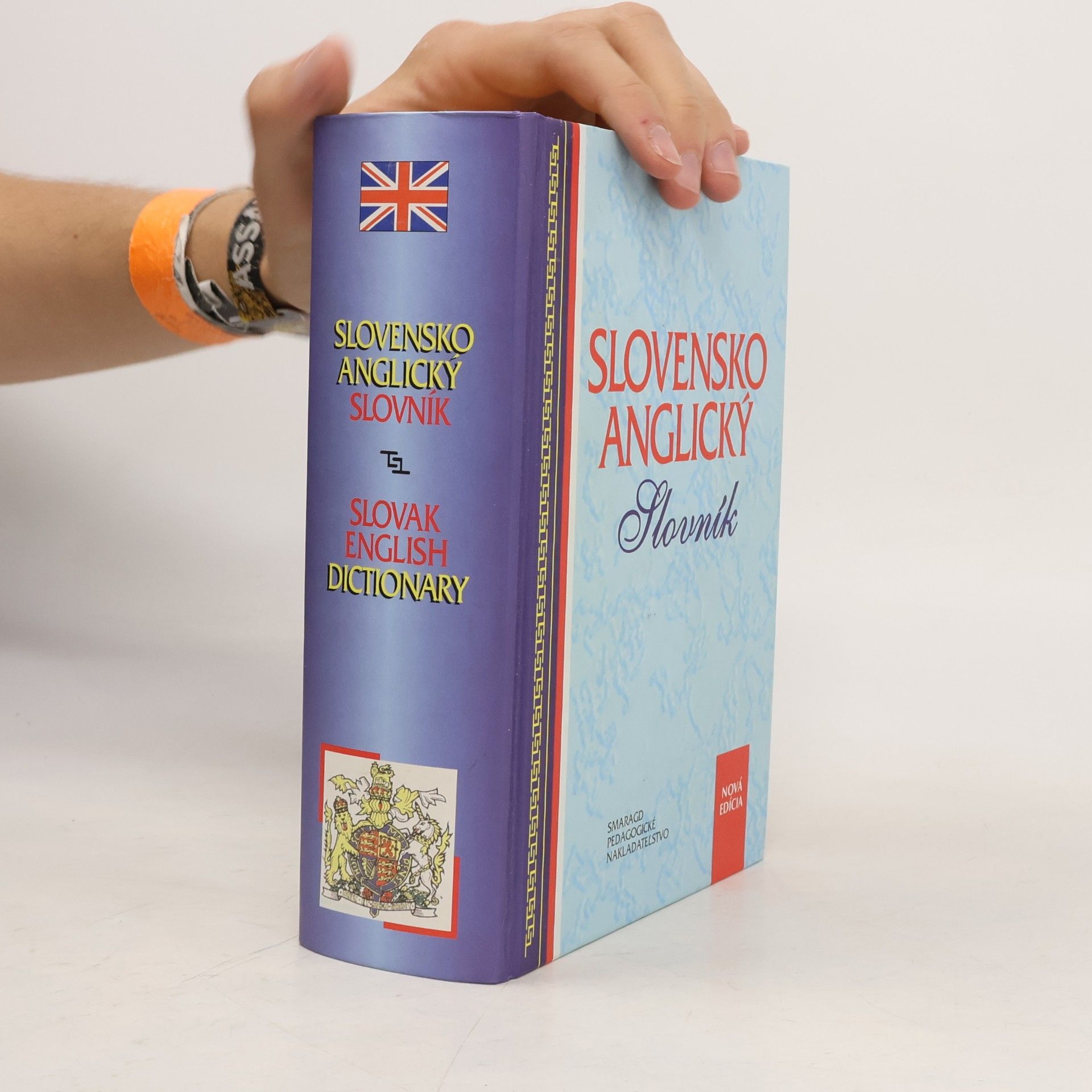 Slovensko-anglický slovník = Slovak english dictionary