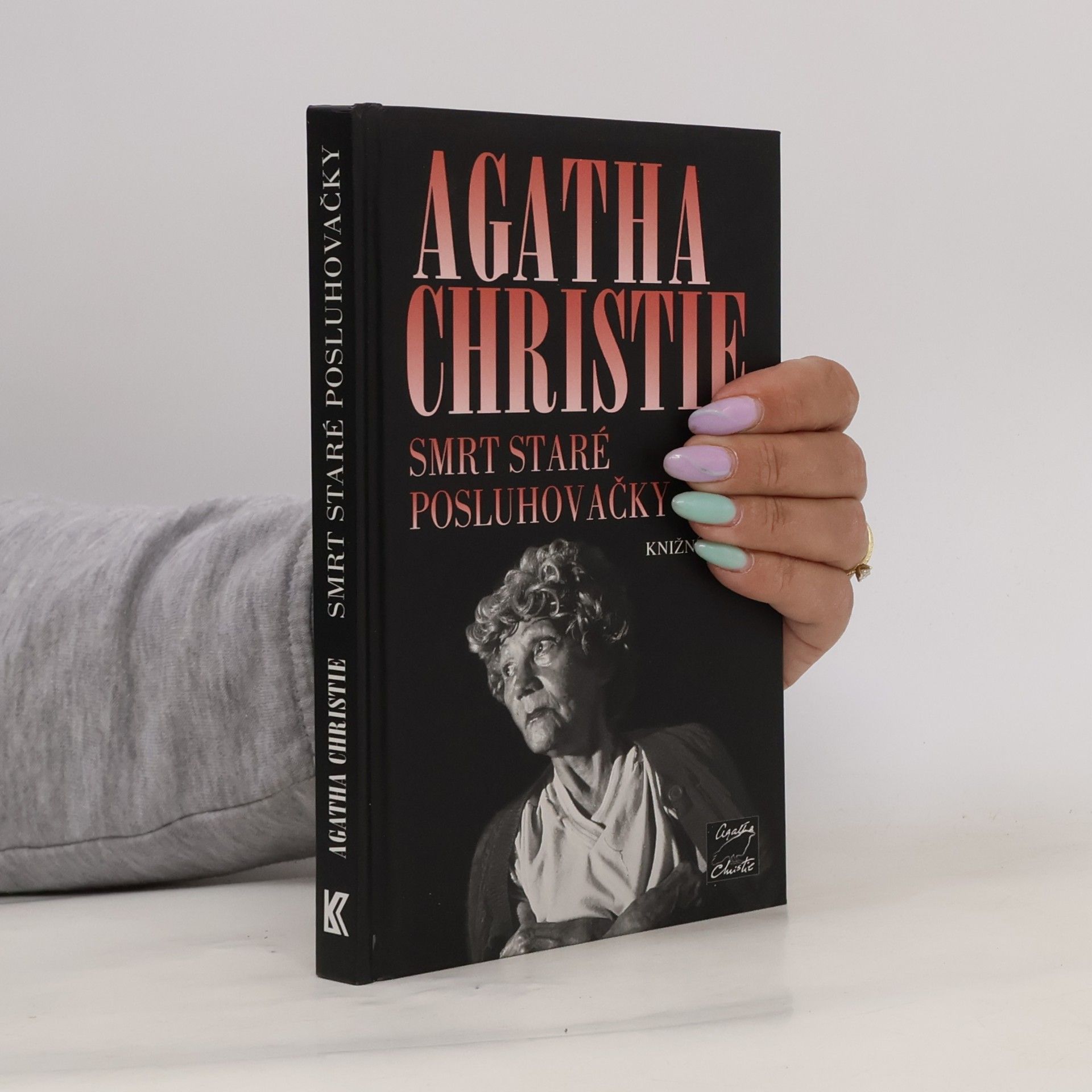 Agatha Christie Smrt staré posluhovačky
