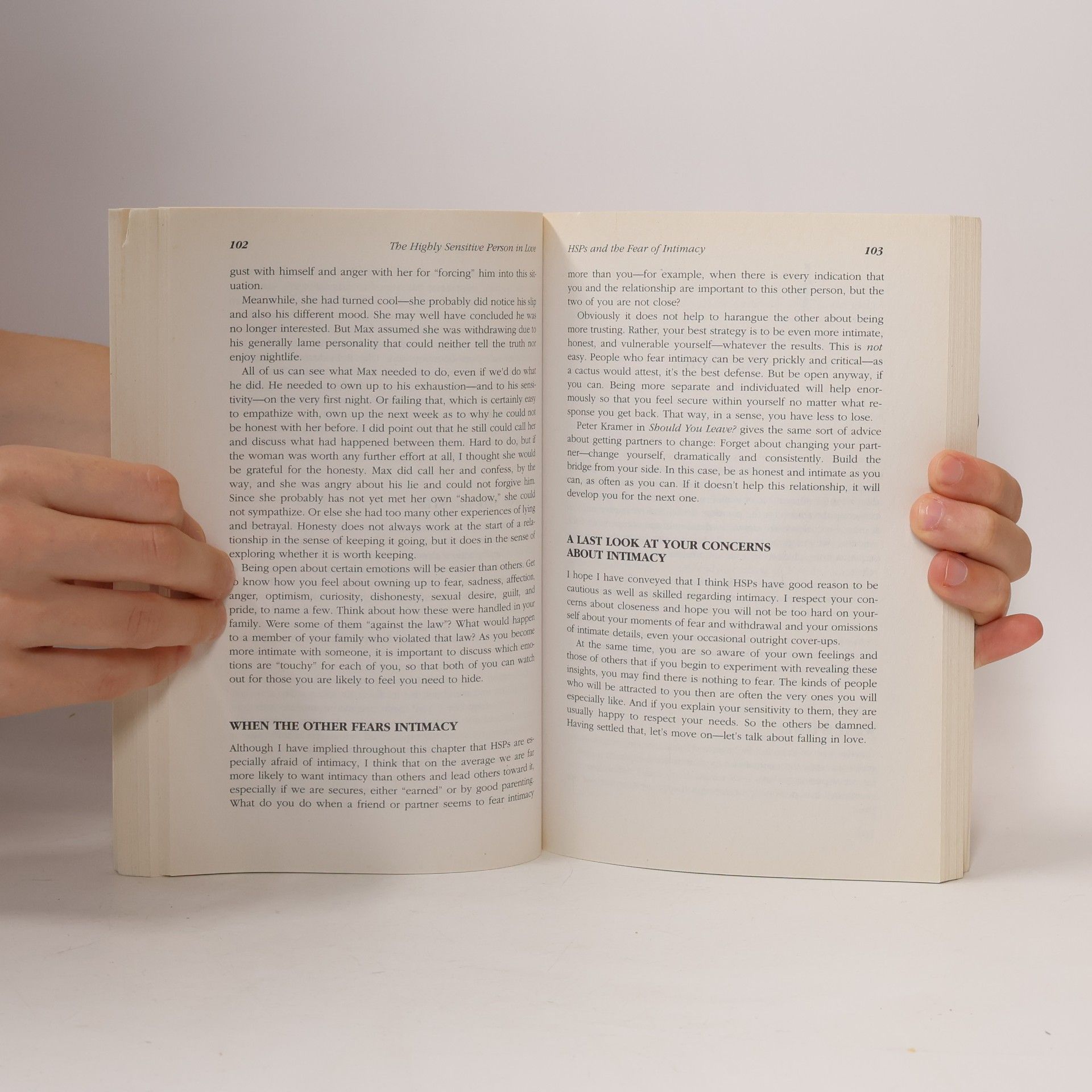 Elaine Aron The highly sensitive person in love : understanding and managing relationships when the world owerhelms you