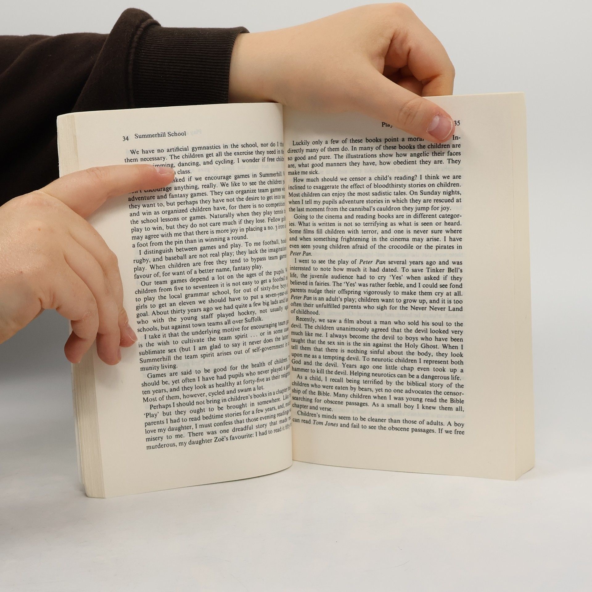 Alexander Sutherland Neill Summerhill School : a new view of childhood