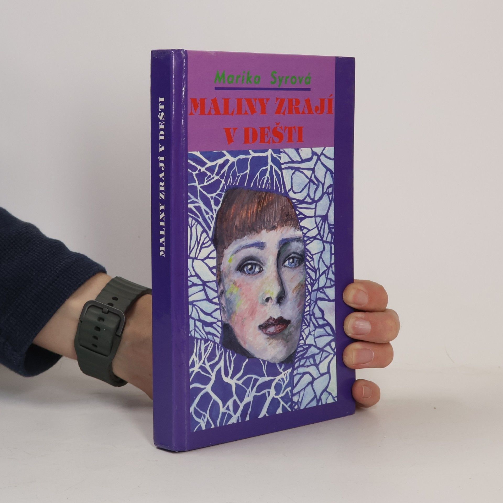 Maliny zrají v dešti